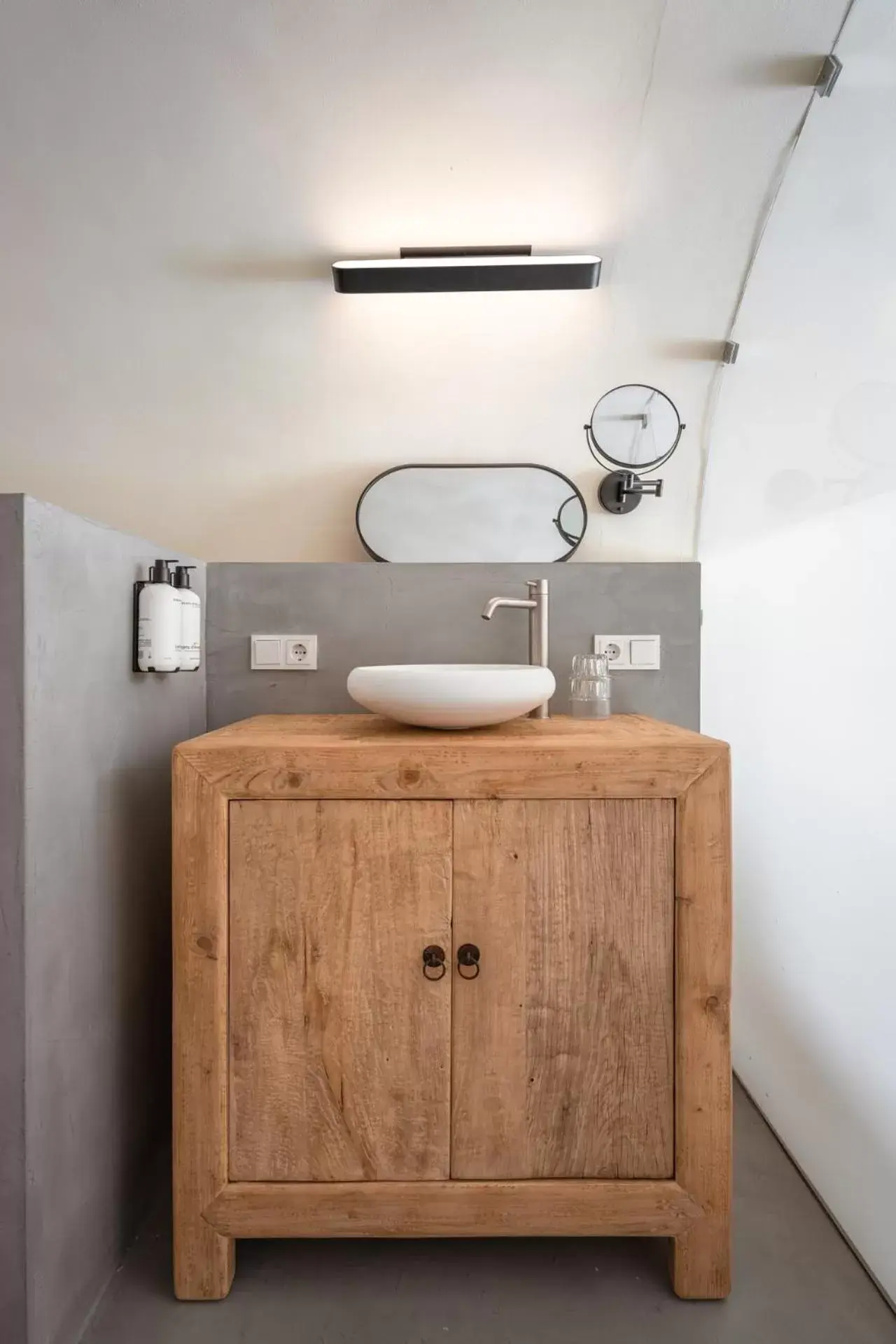 King Room in Court Hotel Utrecht City Centre King Room in Court Hotel Utrecht City Centre