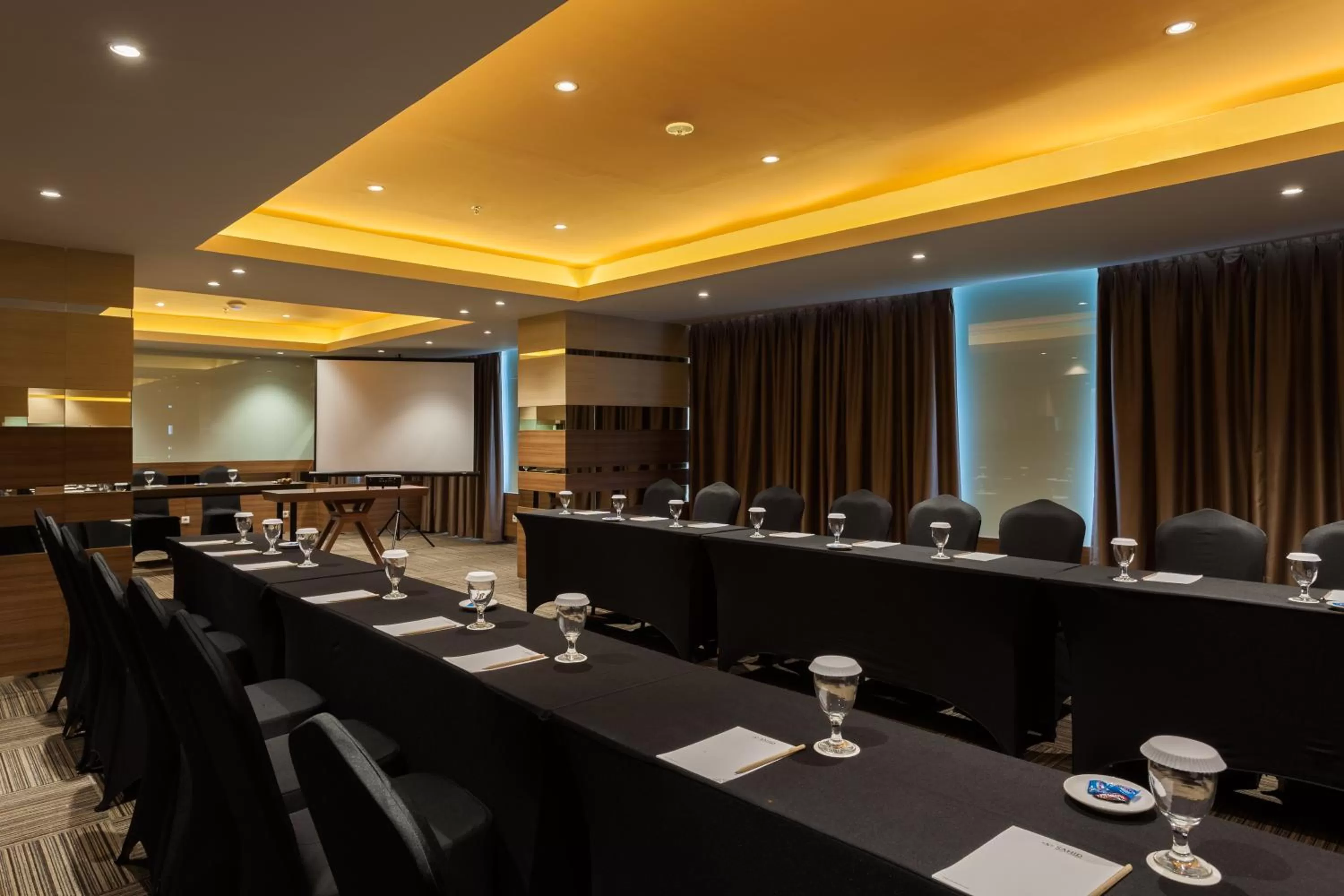 Business facilities in Sahid Serpong
