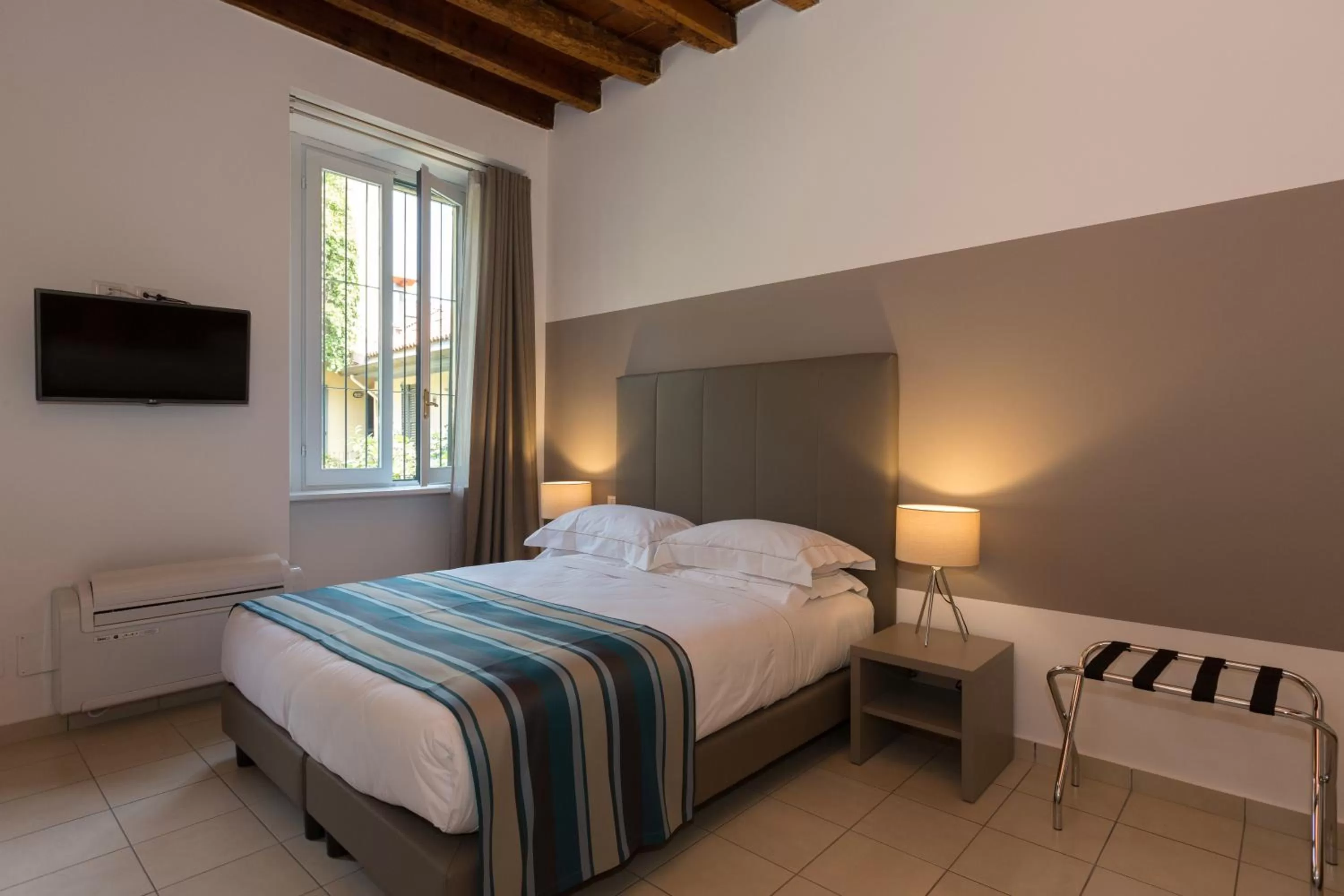 Photo of the whole room, Bed in Ai Suma Hotel