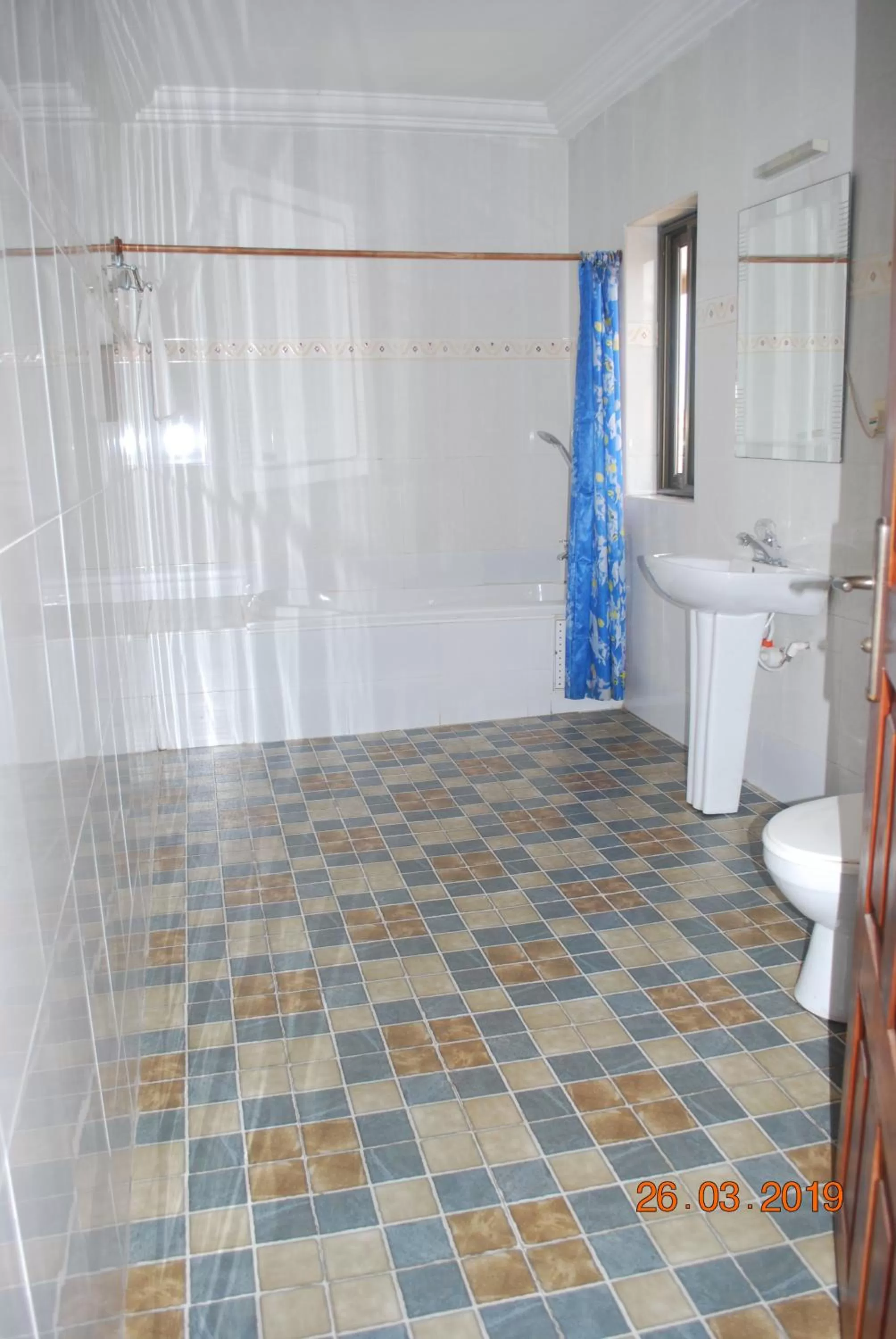 Bathroom in Ampomaah Hotel