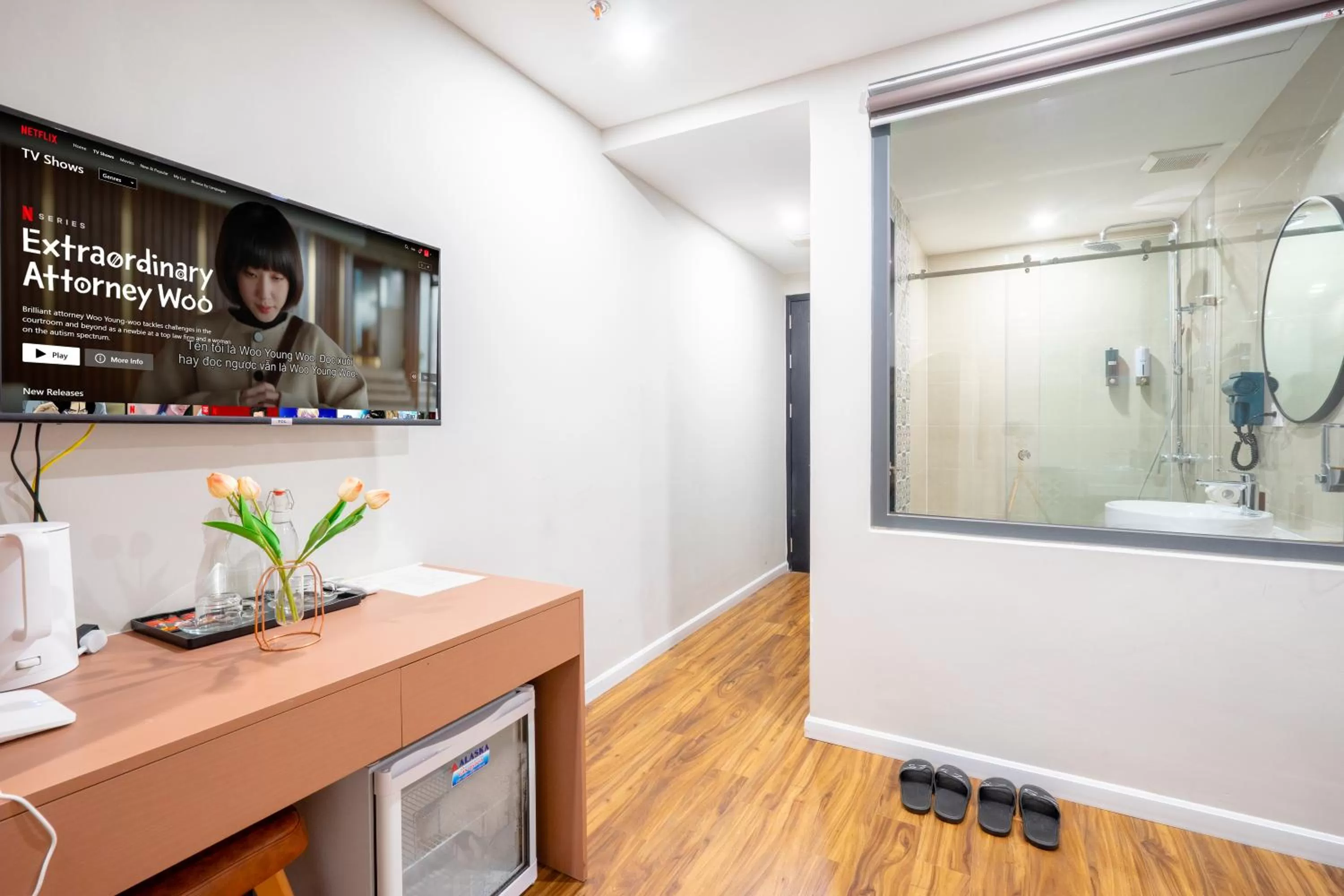 Shower, TV/Entertainment Center in SAZI HOTEL - BÙI THỊ XUÂN