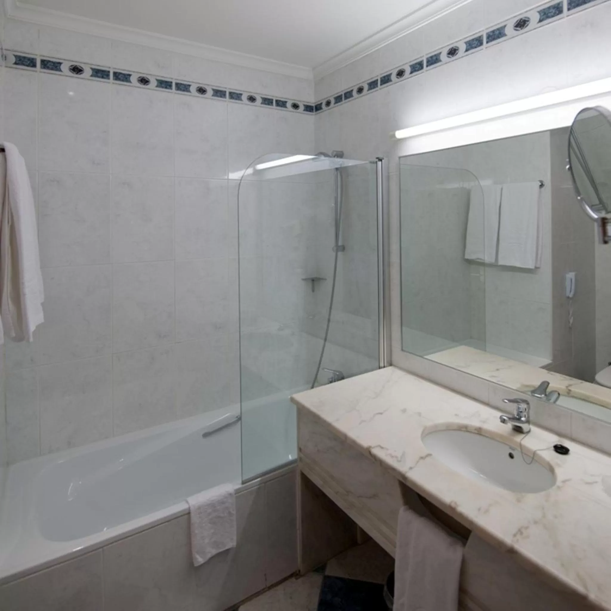 Bathroom in Vila Gale Porto - Centro