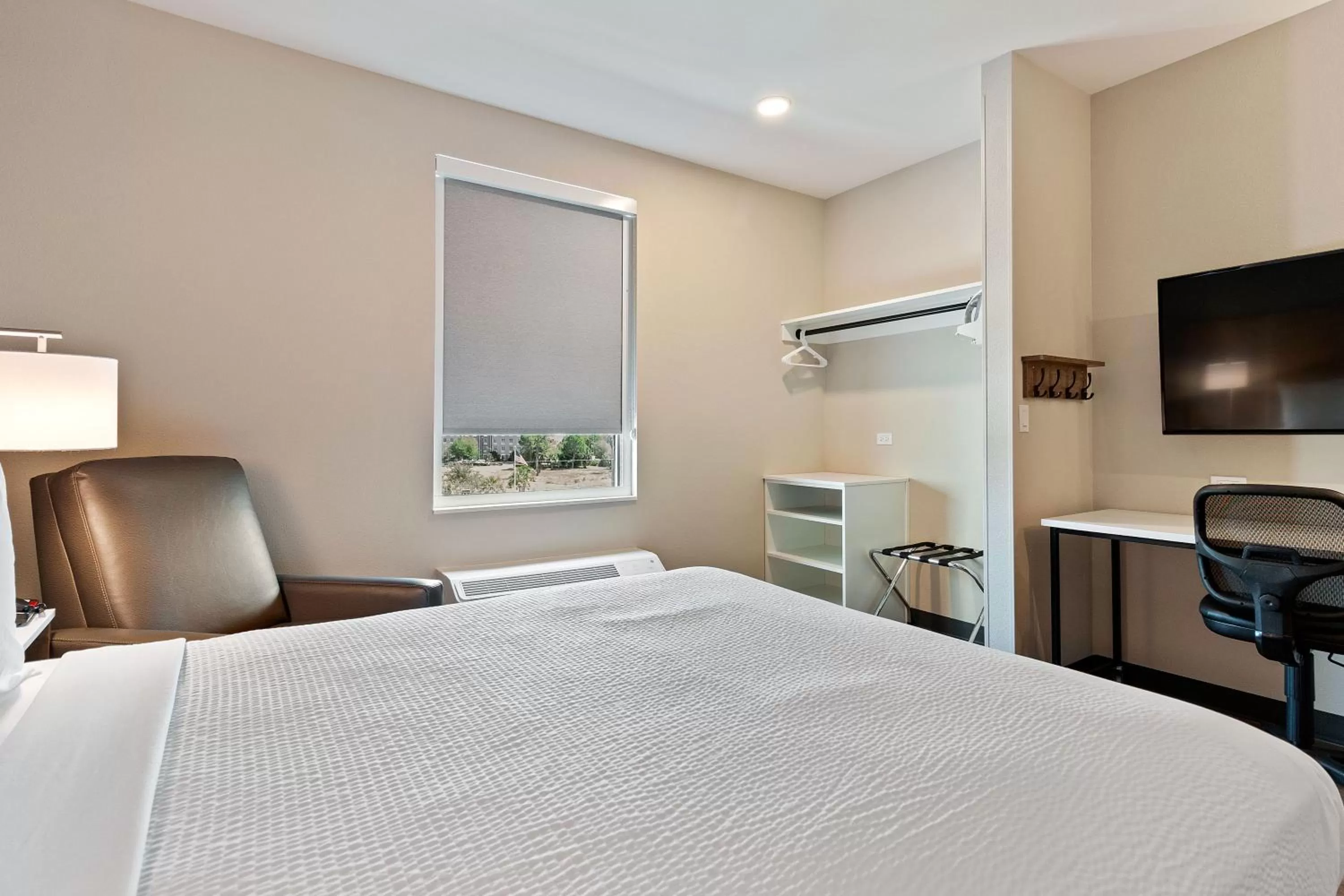 Bed in Extended Stay America Premier Suites - Port Charlotte - I-75