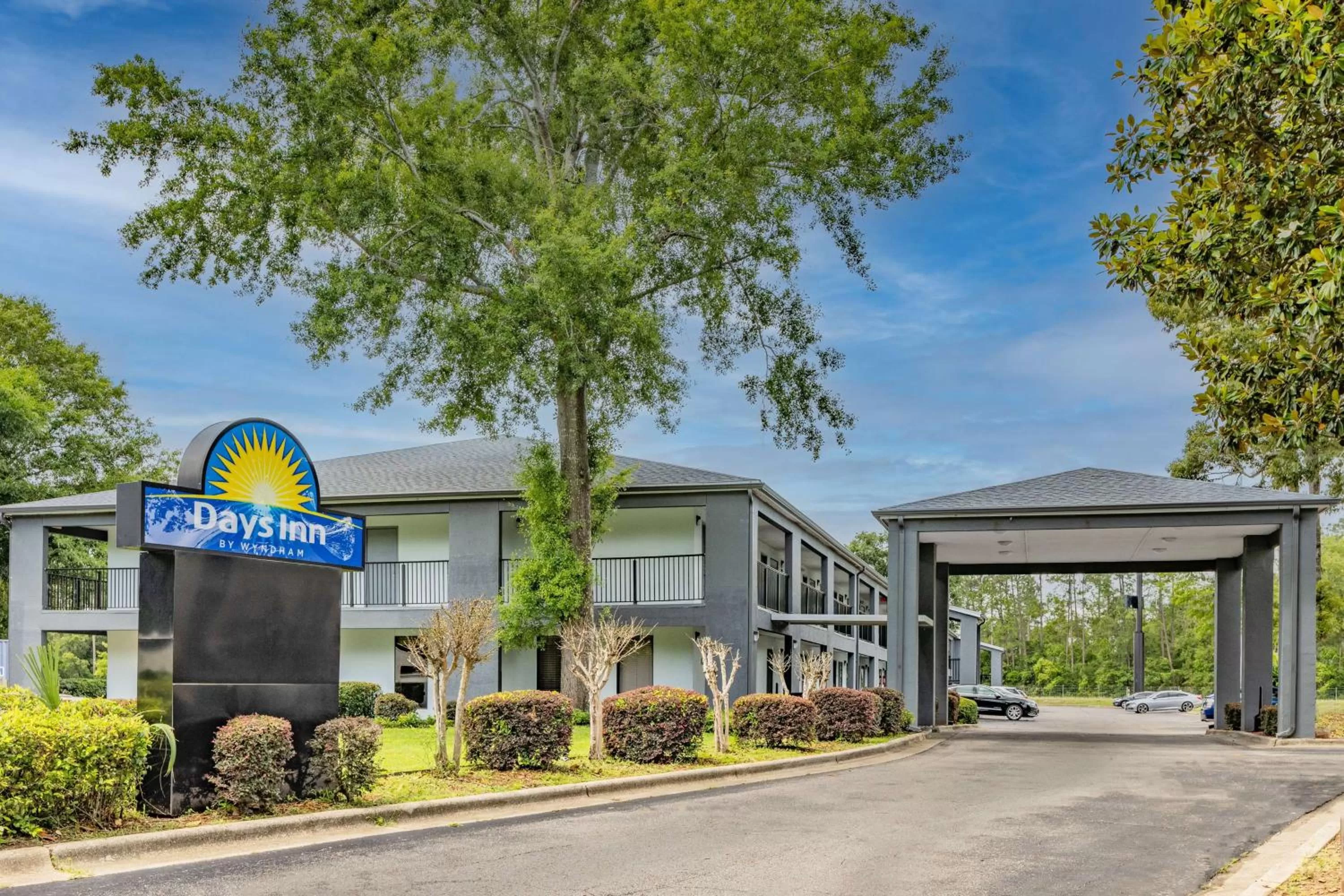 Property building in Days Inn by Wyndham Pensacola I-10