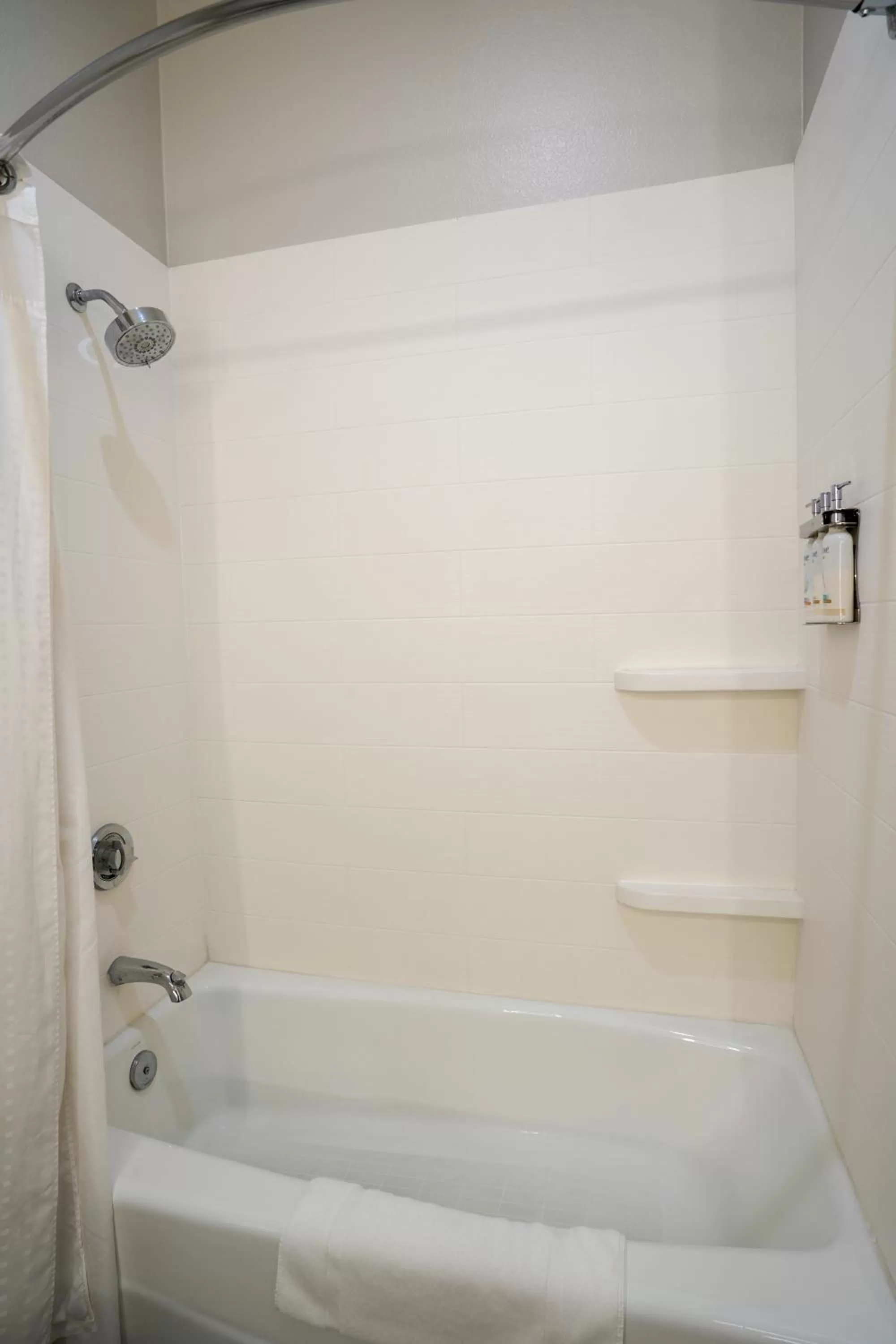 Bath in Holiday Inn Express Hotel & Suites Cedar Hill by IHG