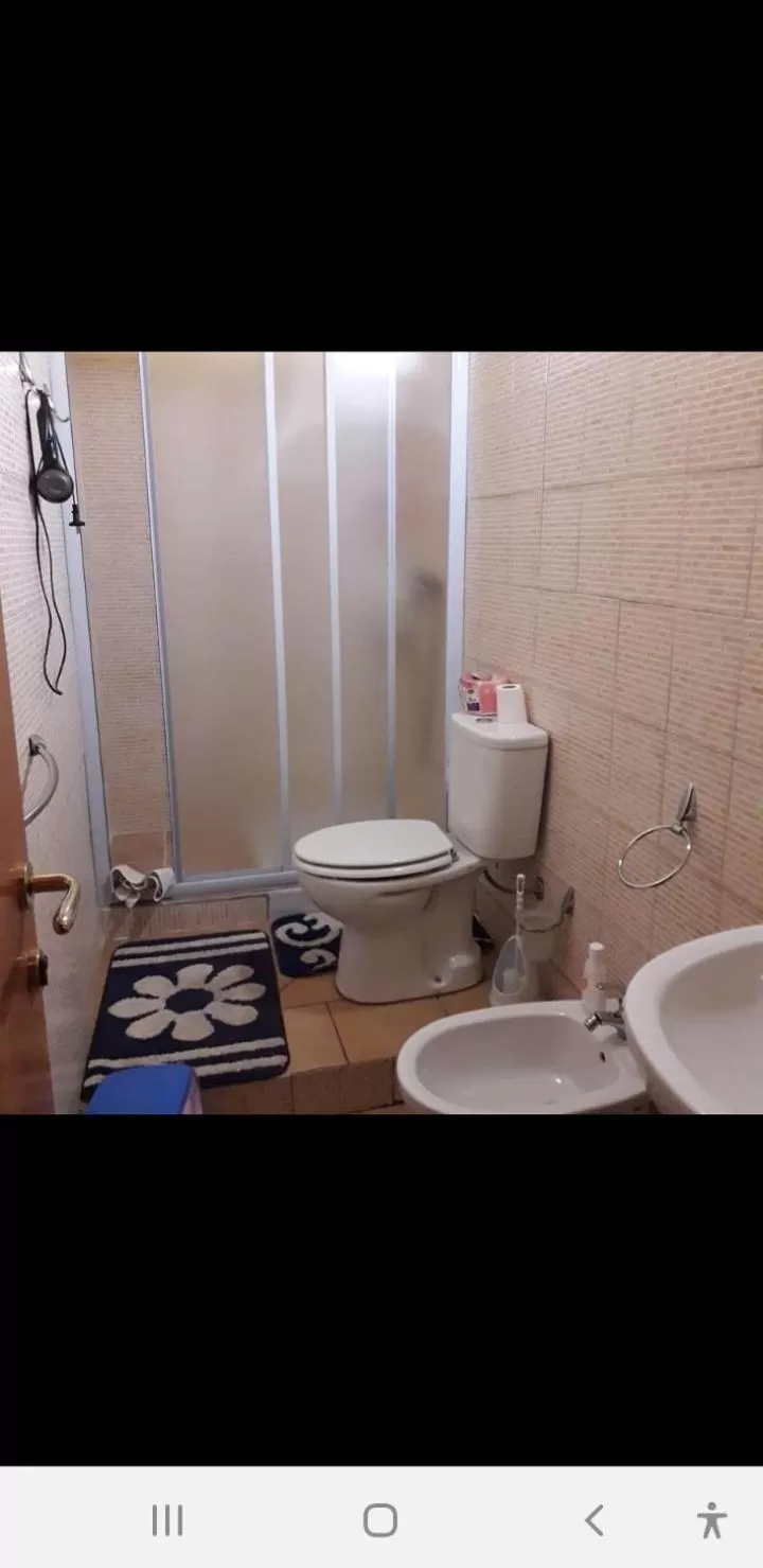 Shower in B&B Da Rosa