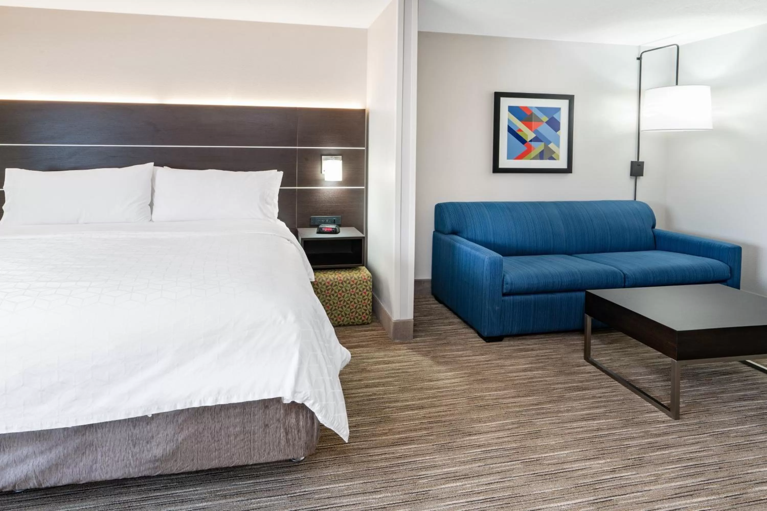 Photo of the whole room, Bed in Holiday Inn Express Hotel & Suites Albuquerque - North Balloon Fiesta Park by IHG