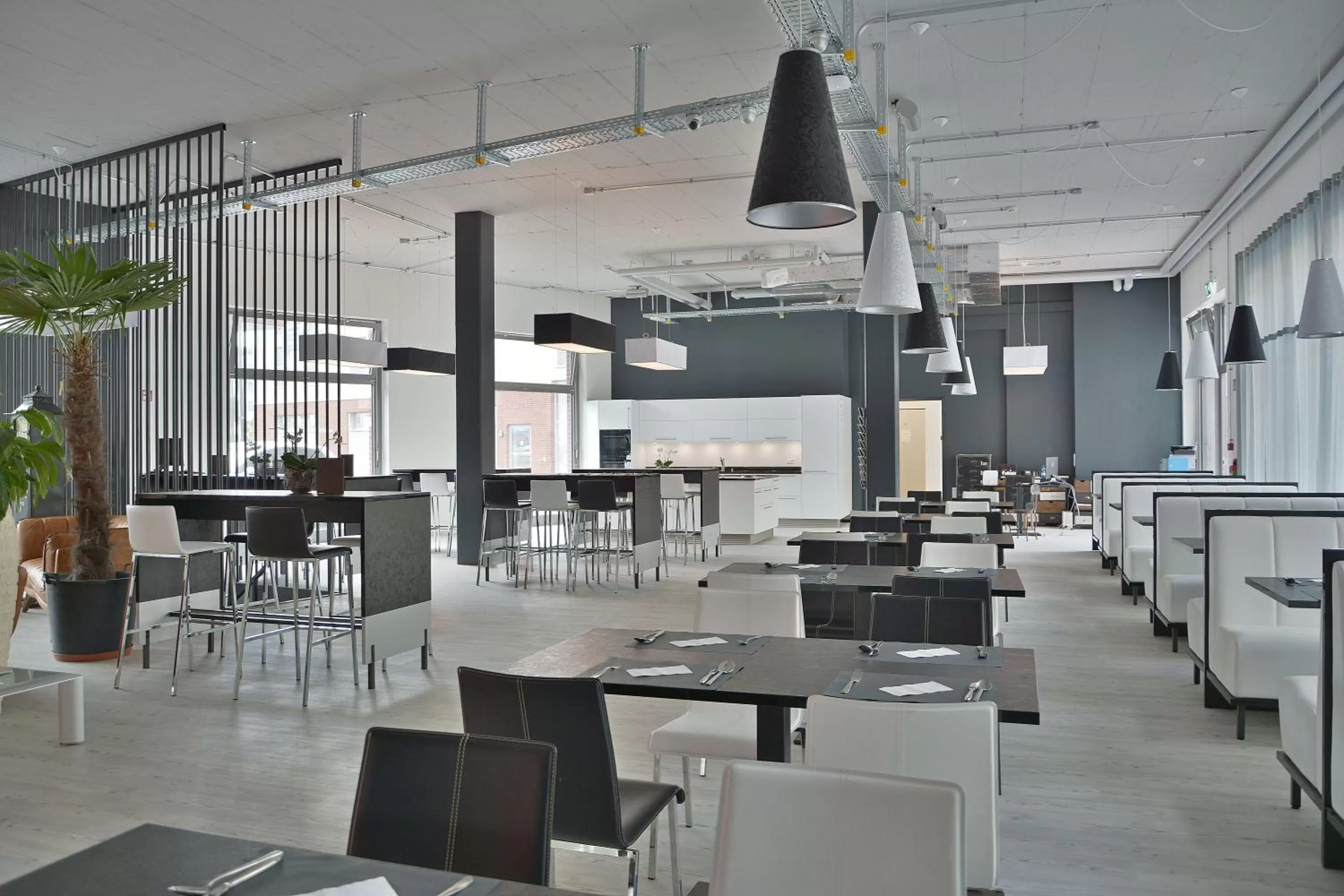 Restaurant/places to eat in Residence Thessoni Home Zurich -self checkin -no restaurants-short&longstay