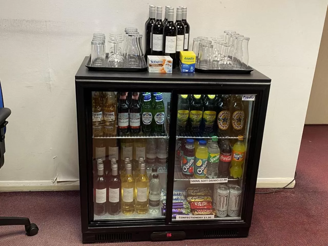 Drinks in Days Inn Michaelwood M5