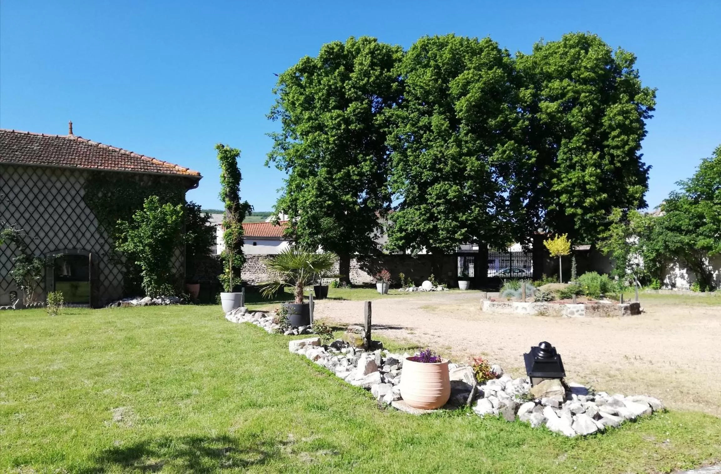 Spring in Château Les 4 Saisons