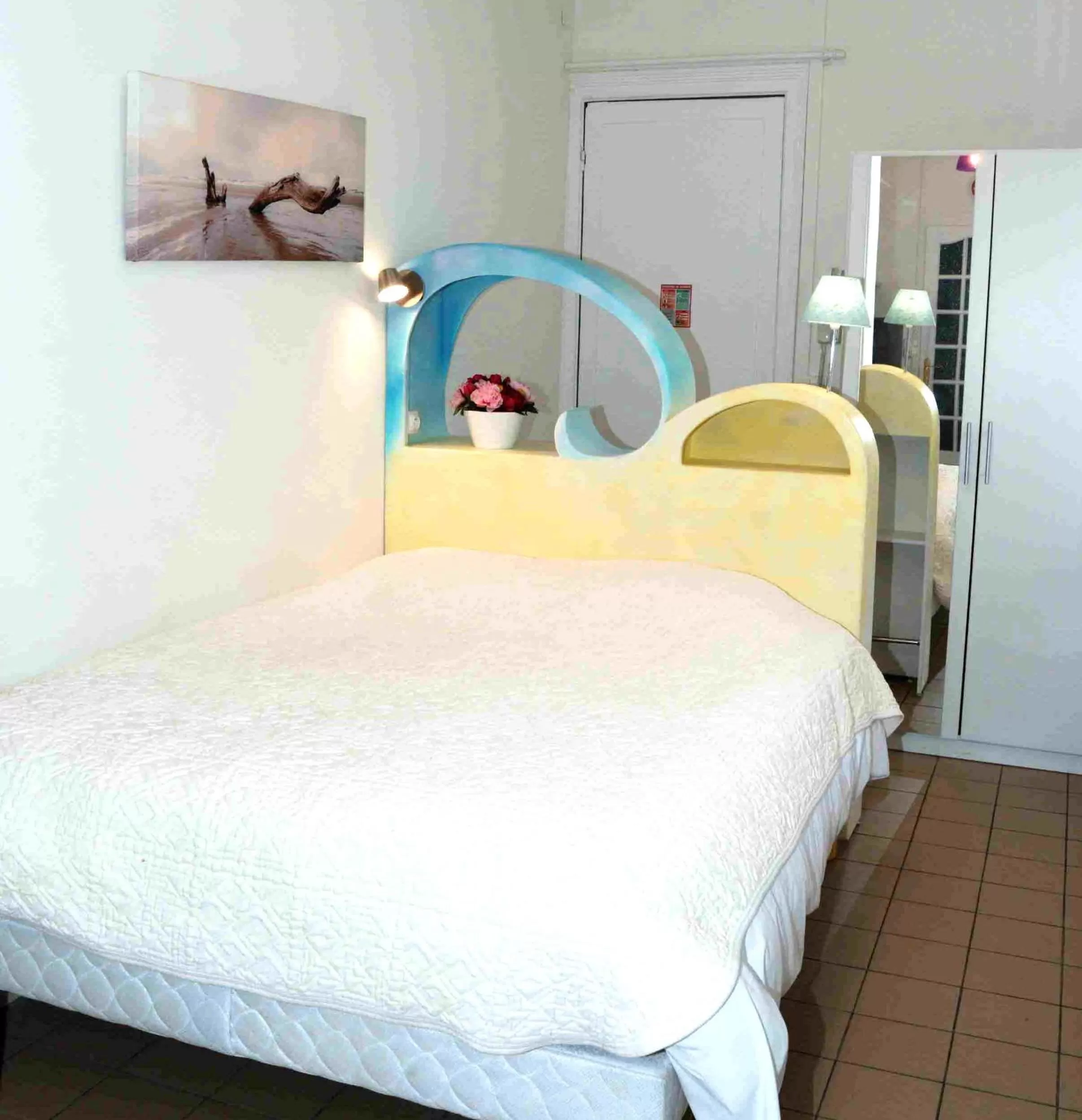 Bed in Apparthotel Douai Gare