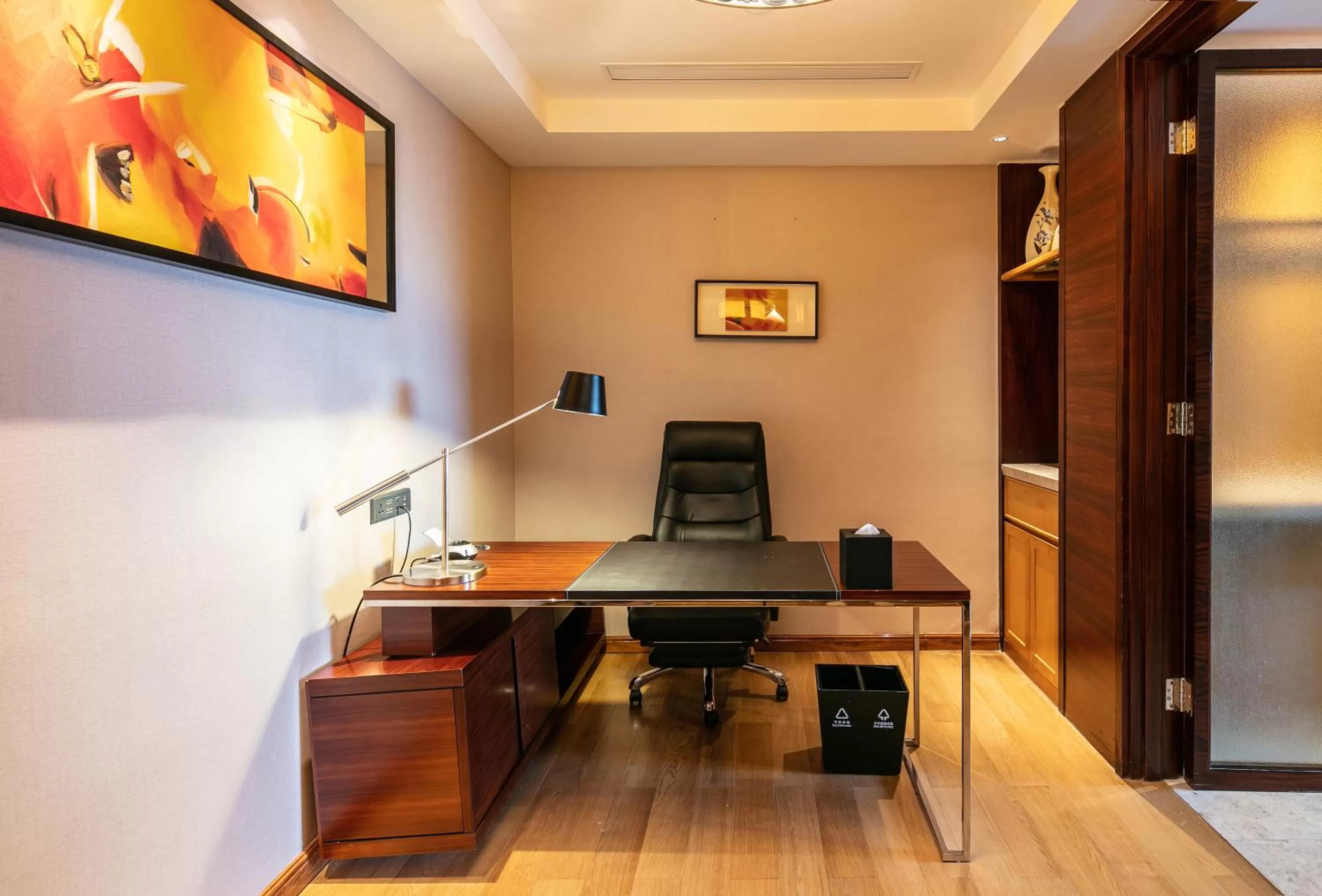 Seating area in InterContinental Foshan by IHG