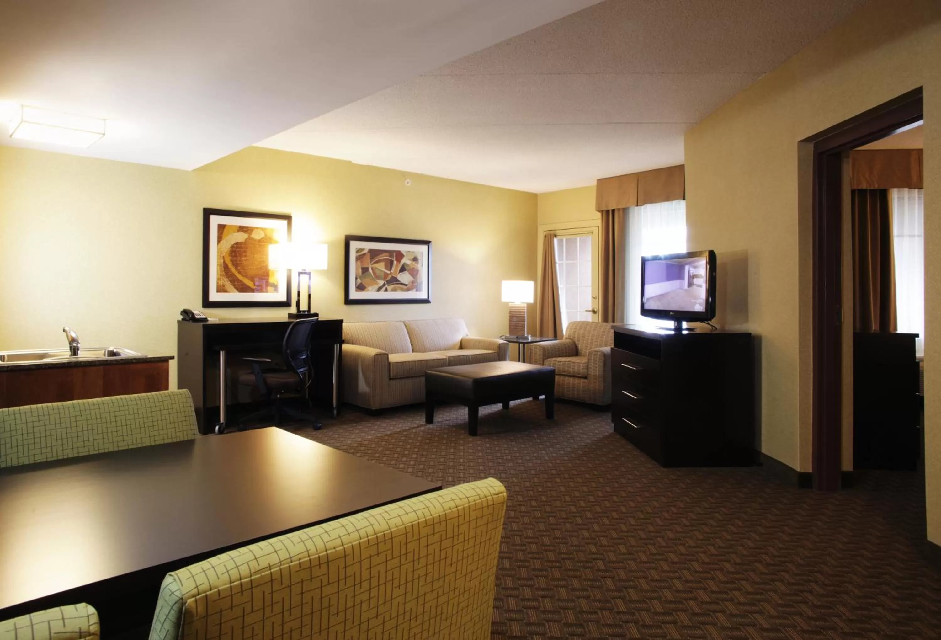 Photo of the whole room in Holiday Inn Phoenix/Chandler by IHG