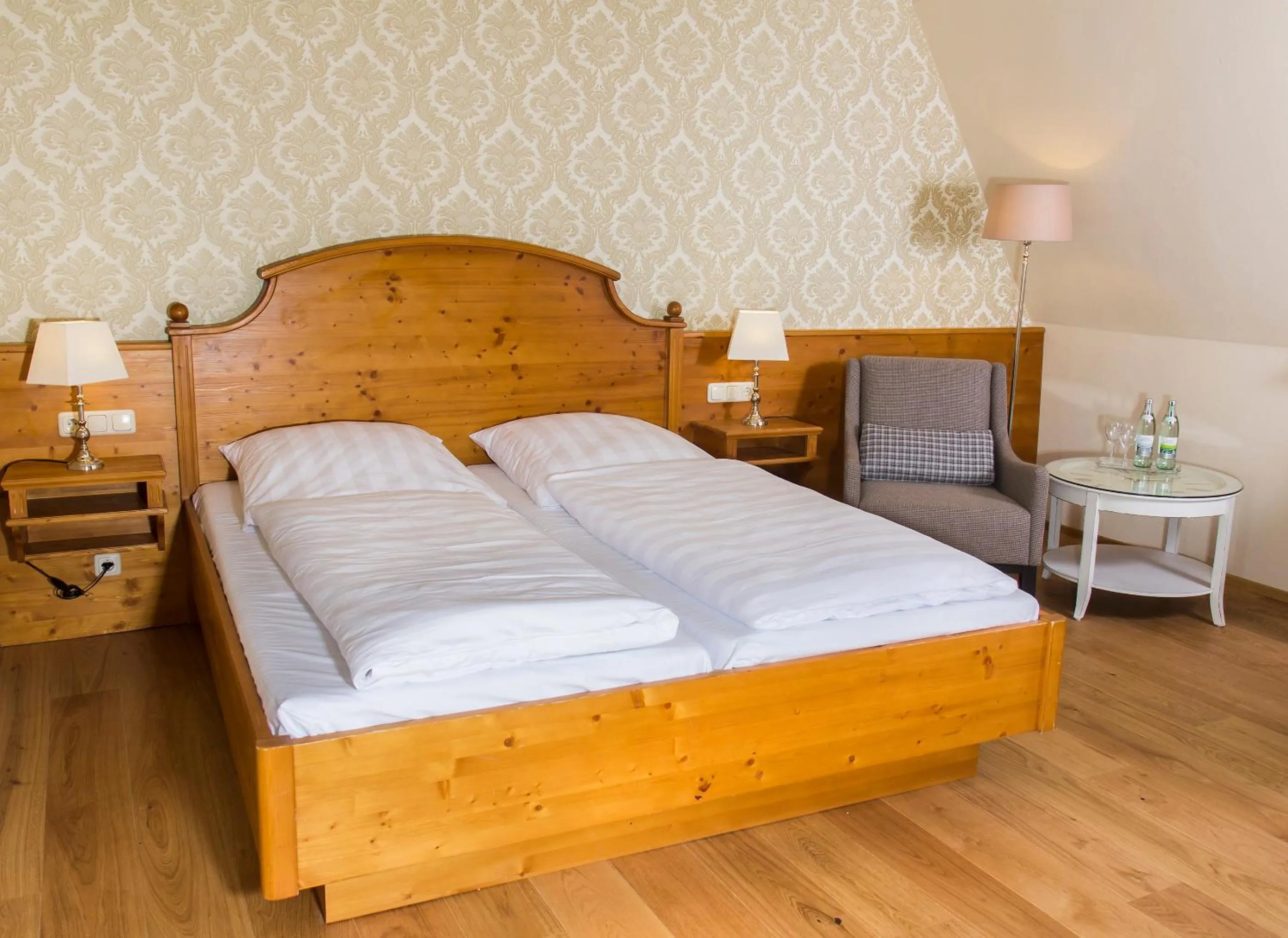 Photo of the whole room, Bed in Hotel Reichsküchenmeister