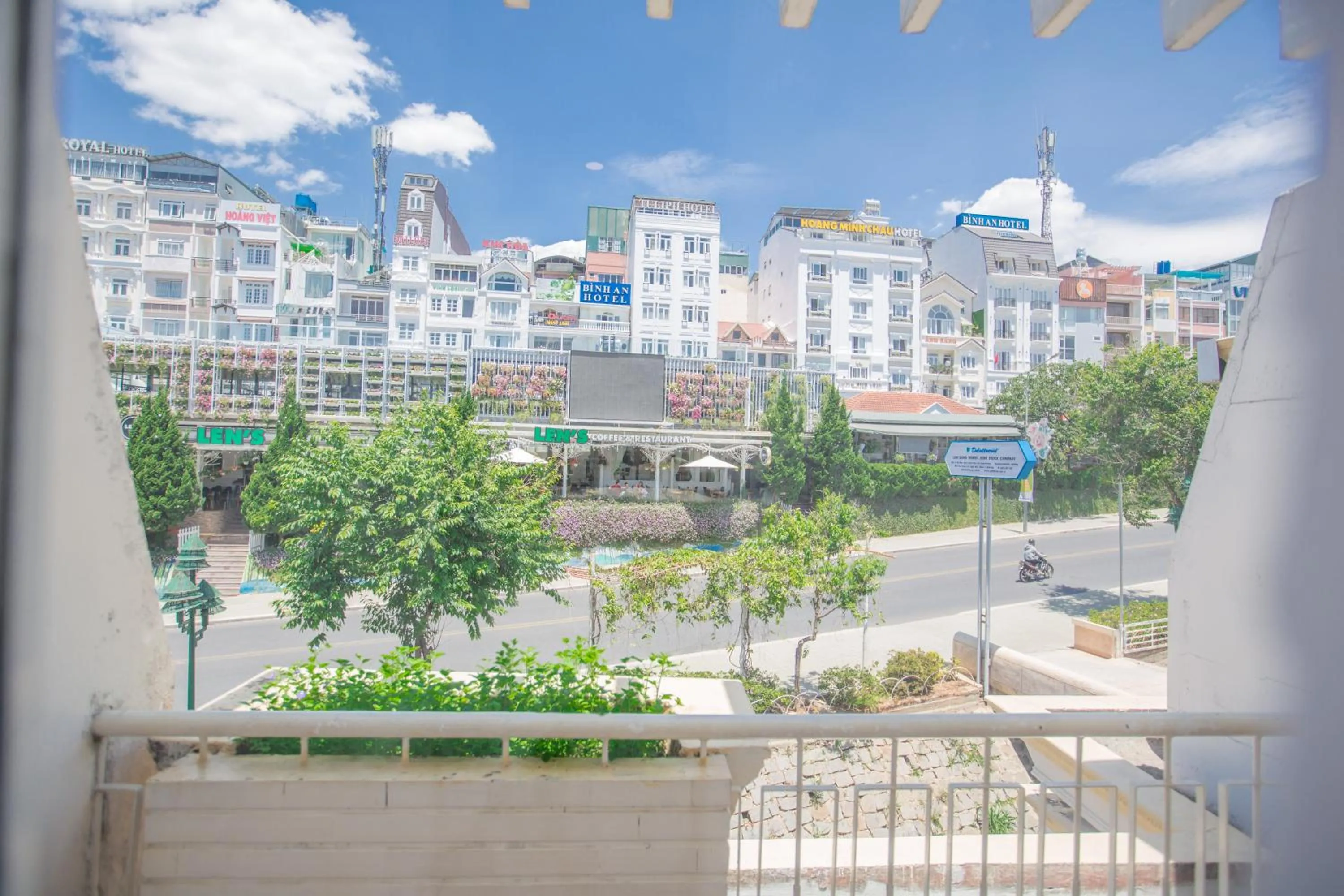 Neighbourhood in Nice Dream Hotel