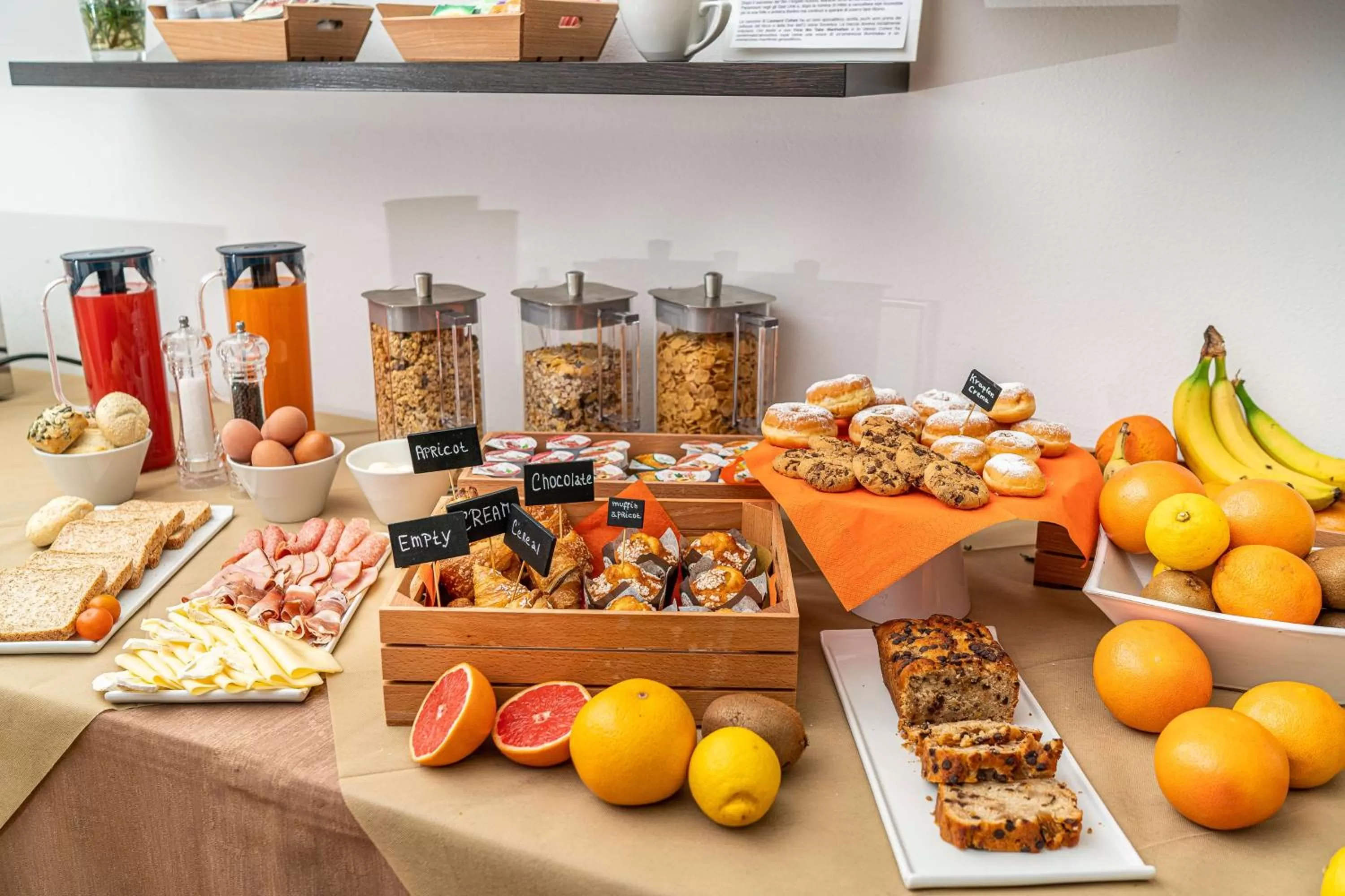 Restaurant/places to eat in Europalace Hotel, BW Signature Collection