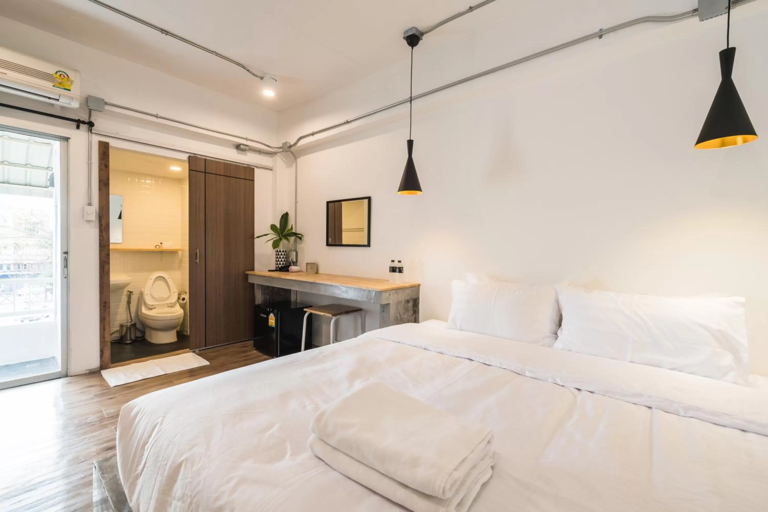 Bed in Your Space Hotel Prasingh