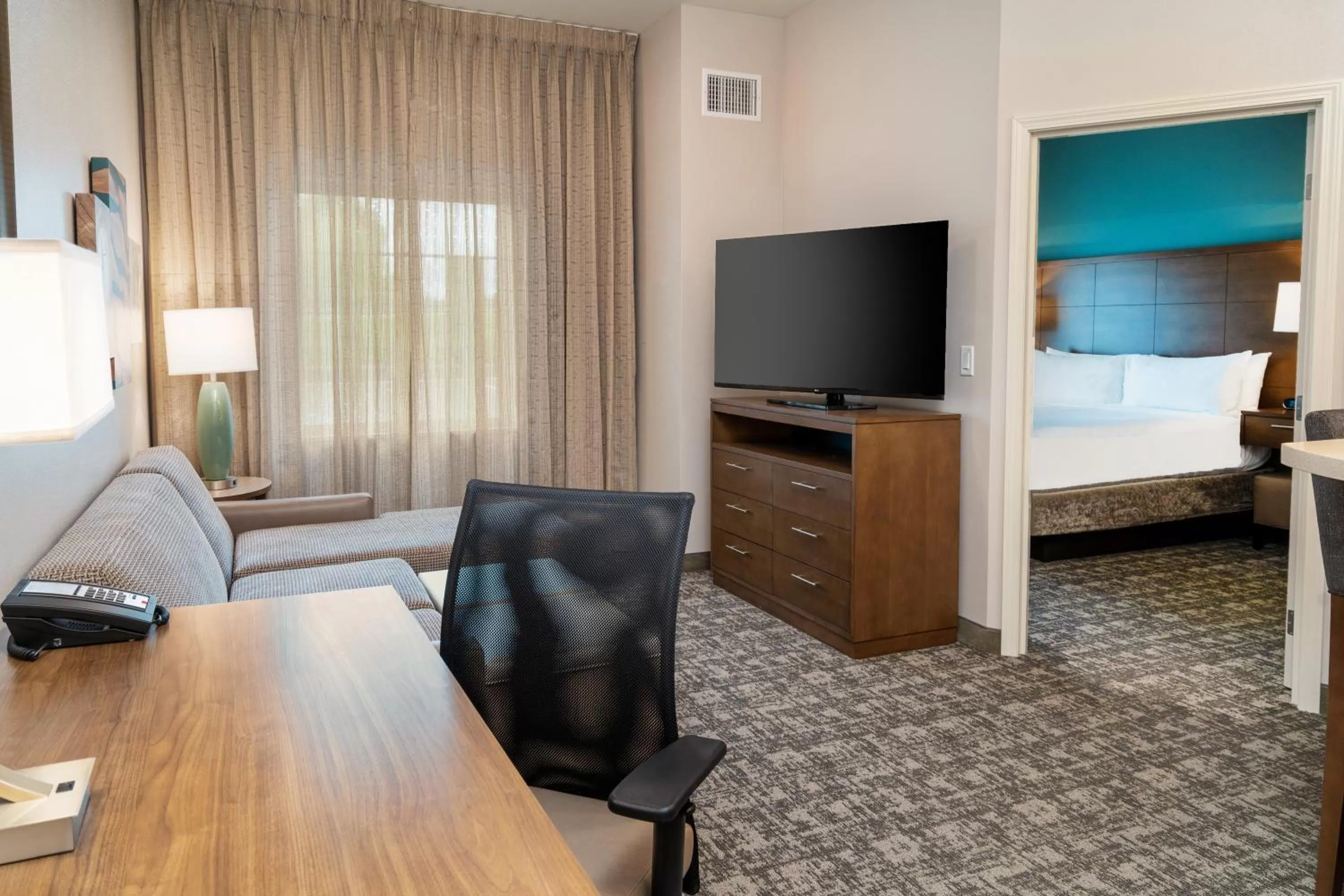 Photo of the whole room, Bed in Staybridge Suites - Nashville - Franklin by IHG