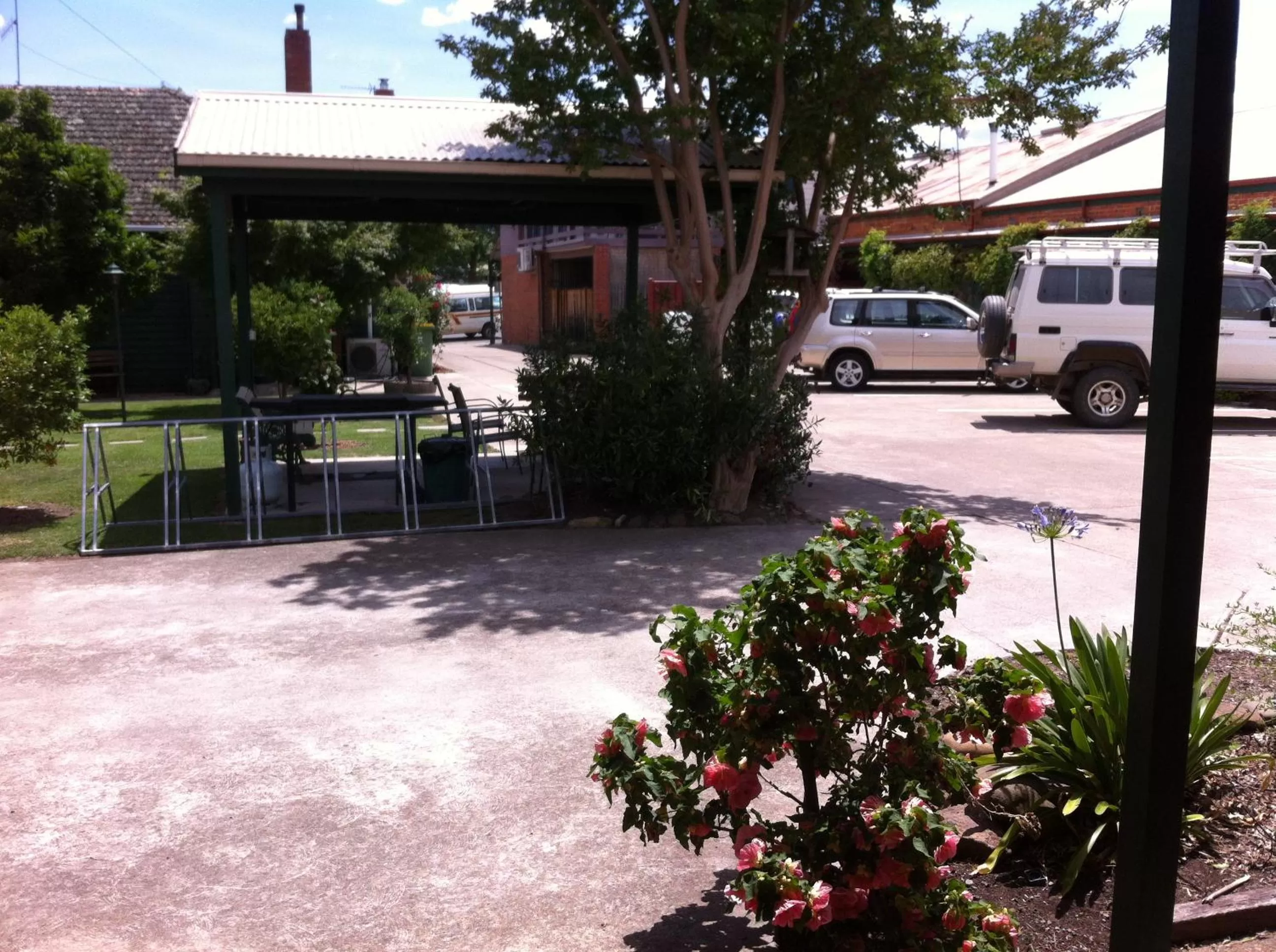 Property building in Mansfield Travellers Lodge