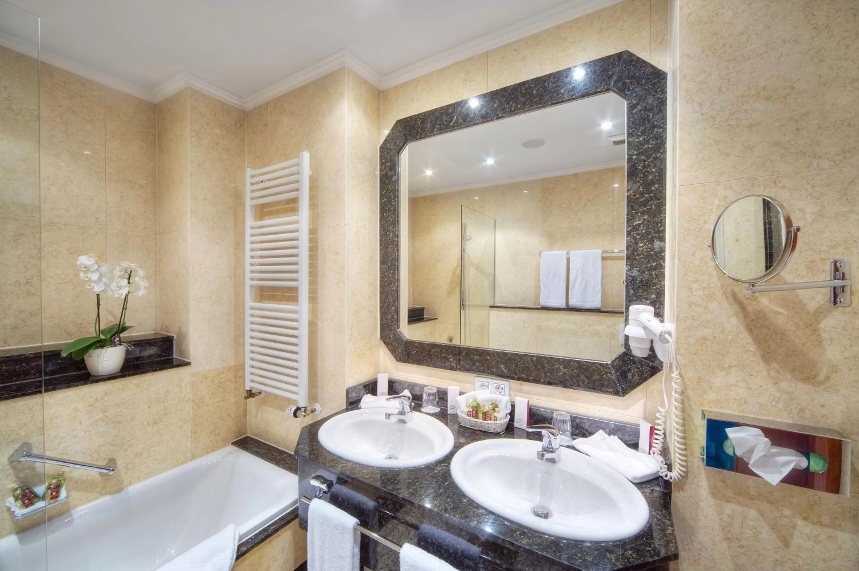 Bathroom in Häcker's Hotel