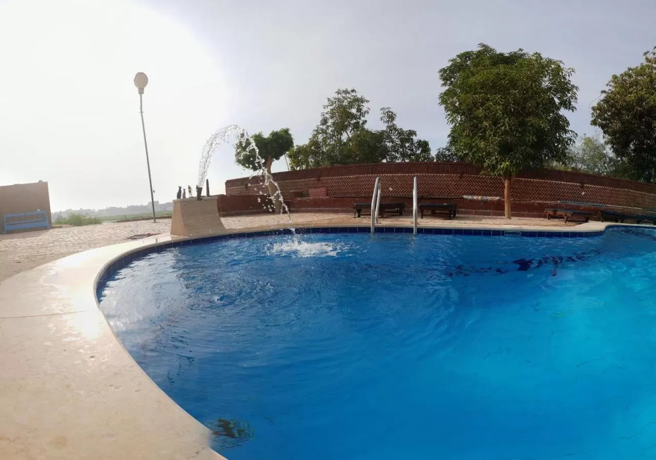 Swimming pool in Al Baeirat Hotel