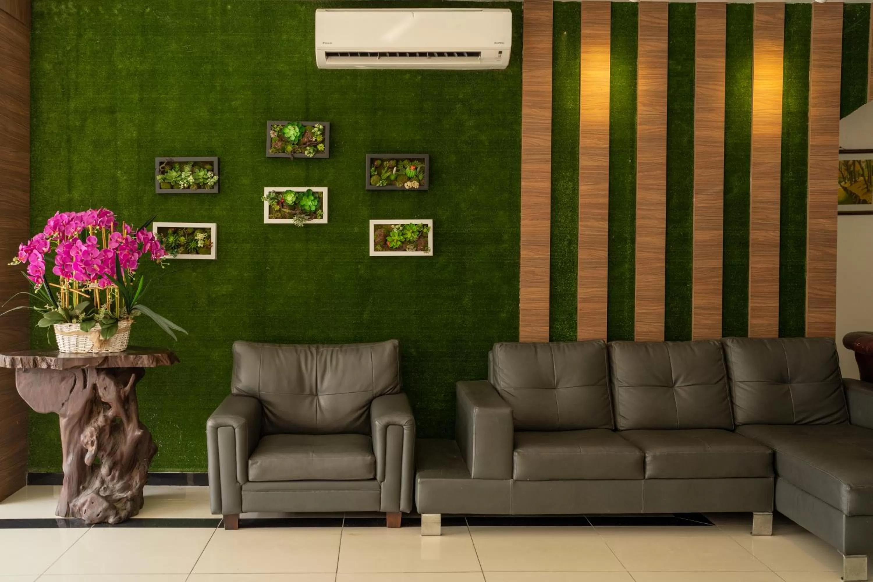 Living room in MRJ Hotel Wakaf Che Yeh 1