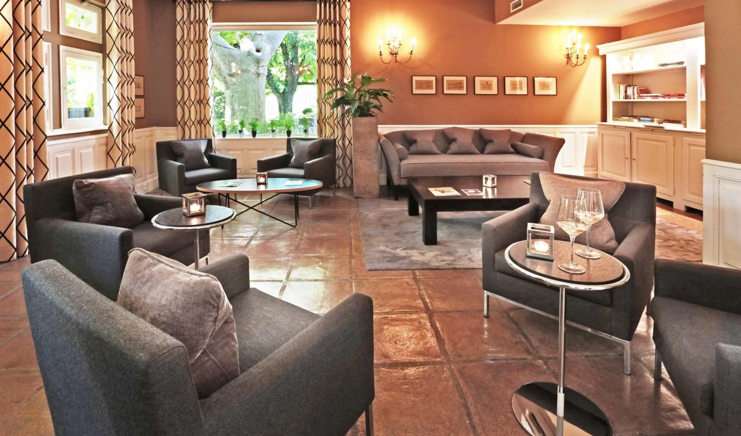 Lounge or bar in Le Prieure