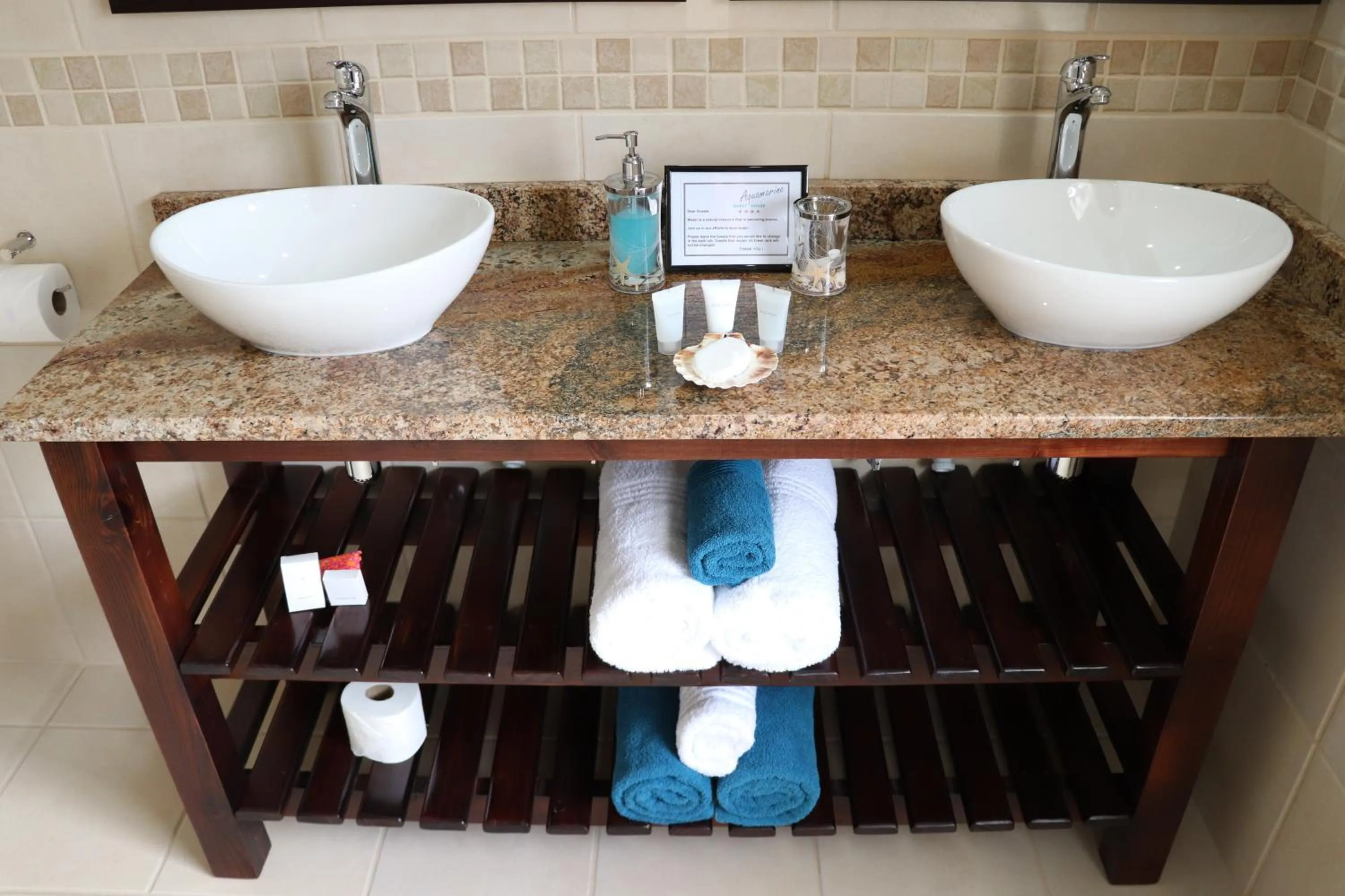 Bathroom in Aquamarine Guest House