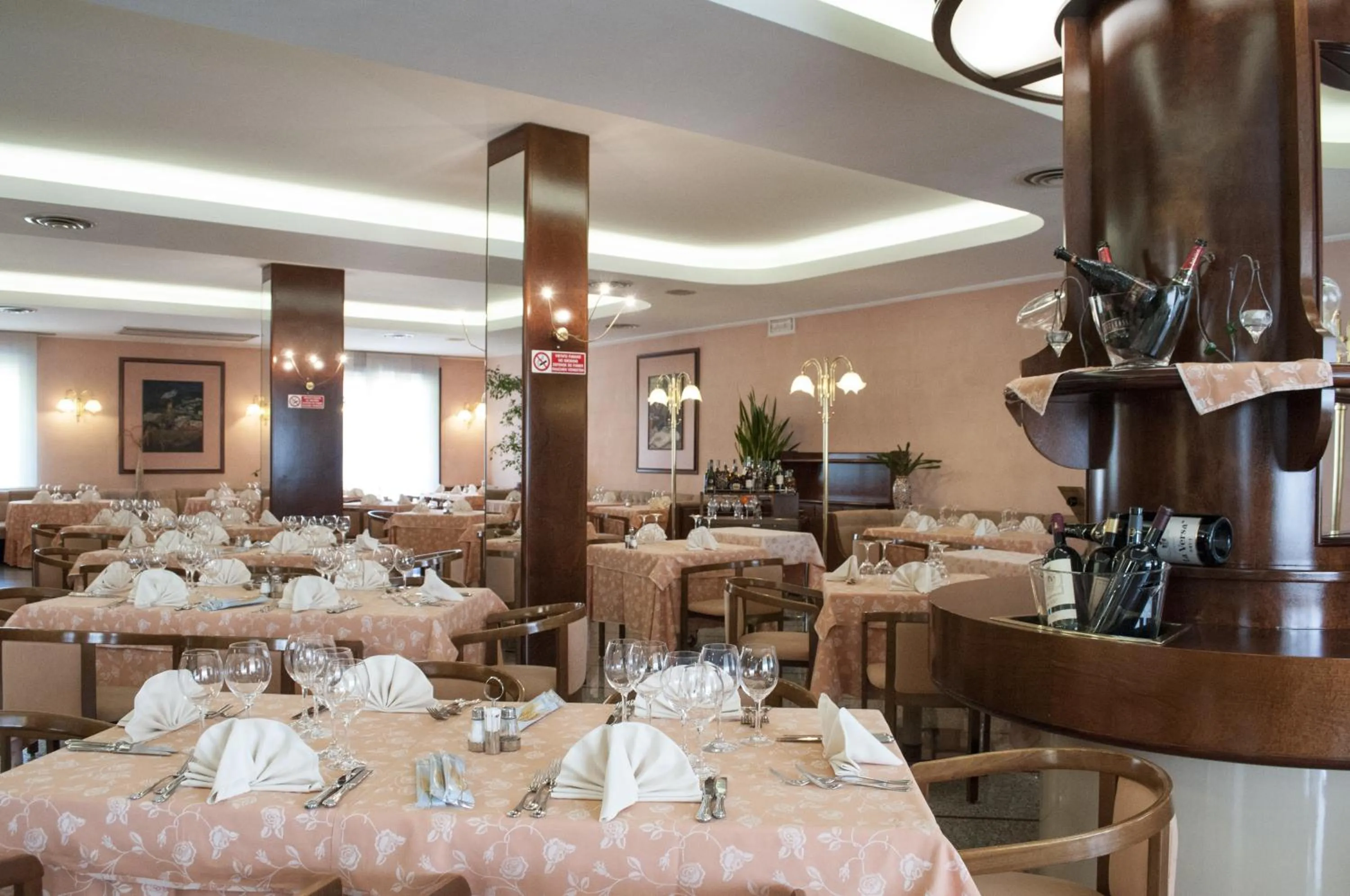 Restaurant/places to eat in Le Gronde