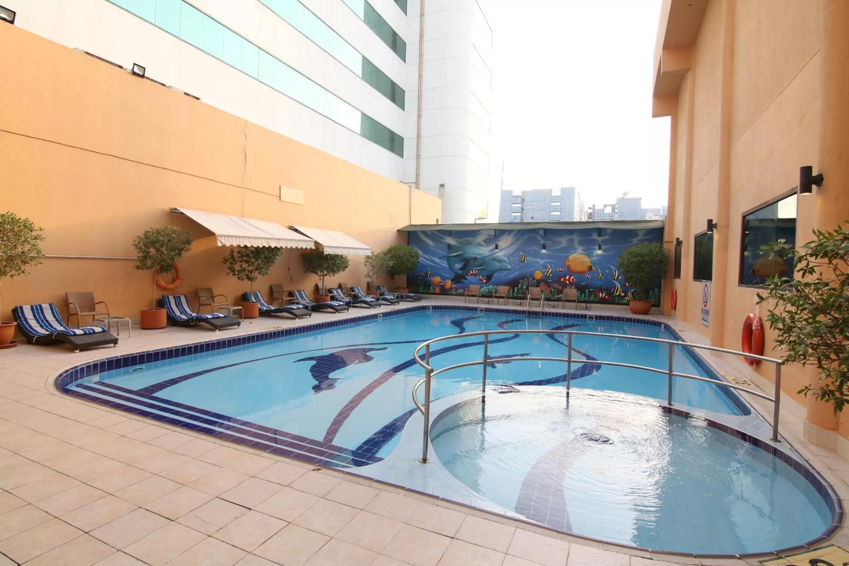 Swimming pool in Marco Polo Hotel