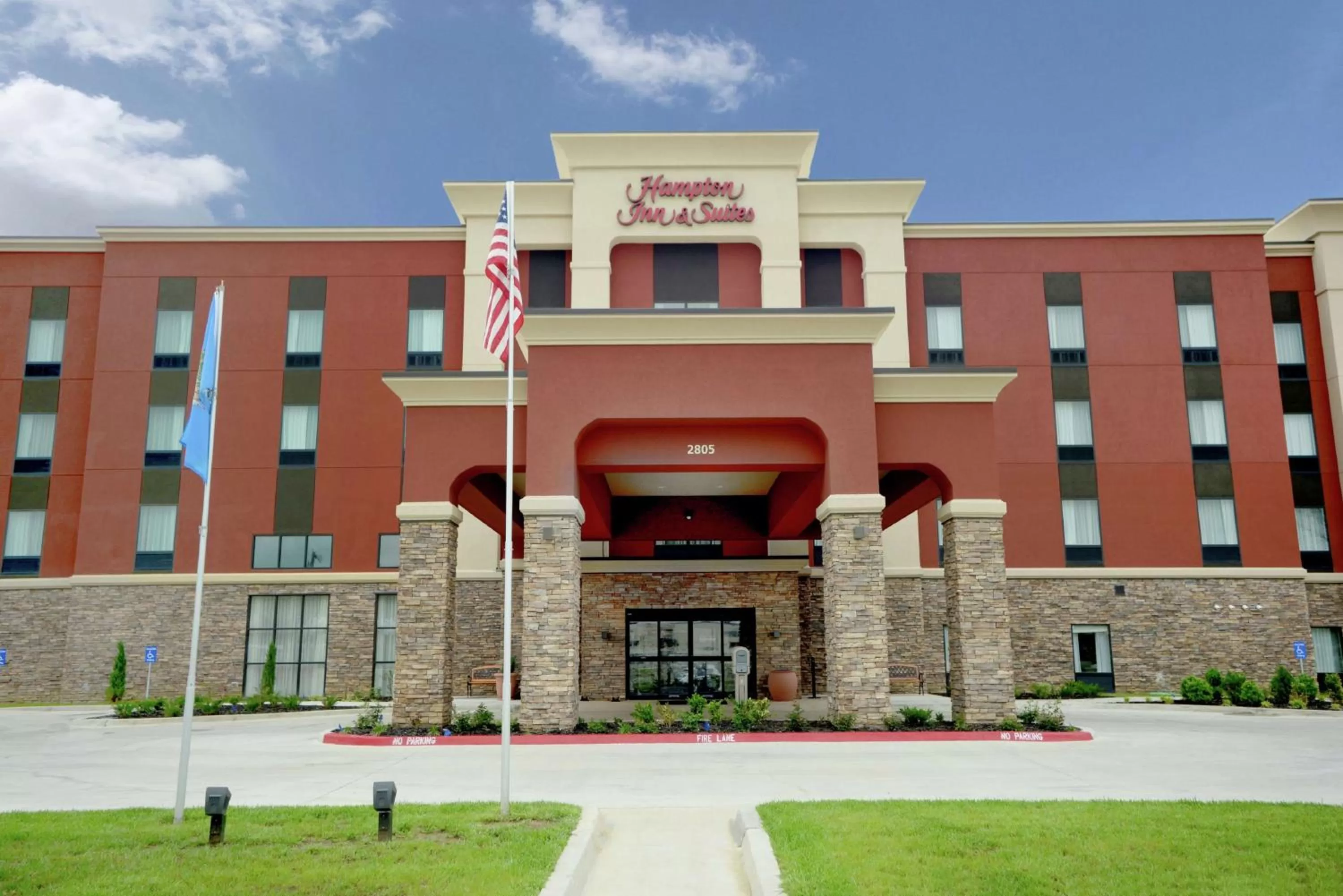 Property building in Hampton Inn & Suites Ponca City