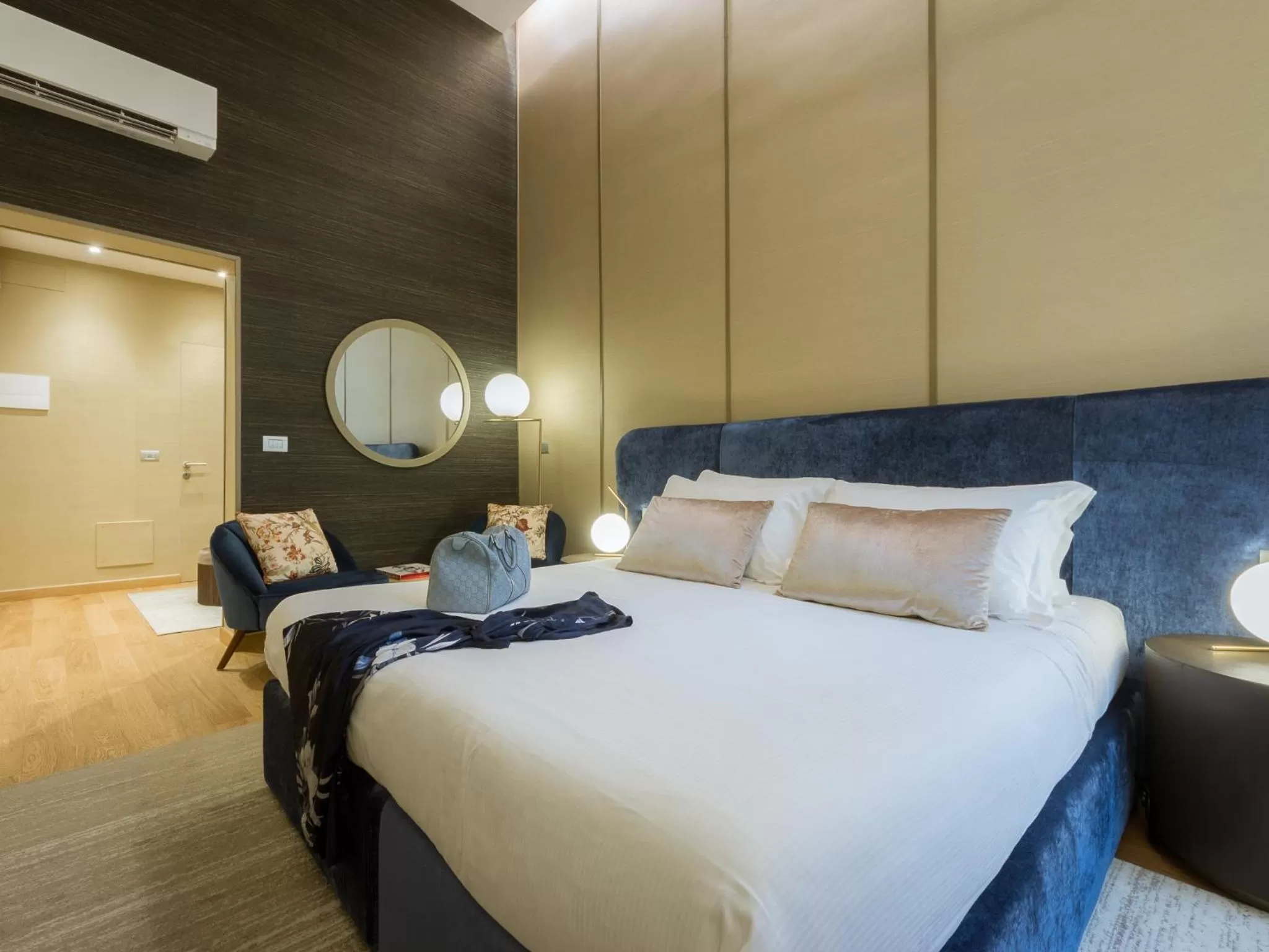 Bed in Renascentia in Florence - Adults Only