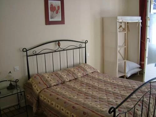 Bed in Au Bon Laboureur