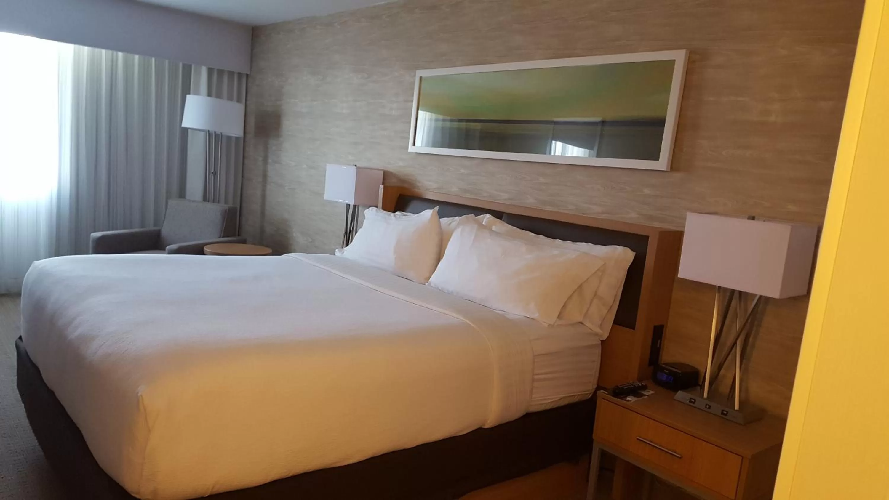 Bed in Holiday Inn Palmdale-Lancaster by IHG