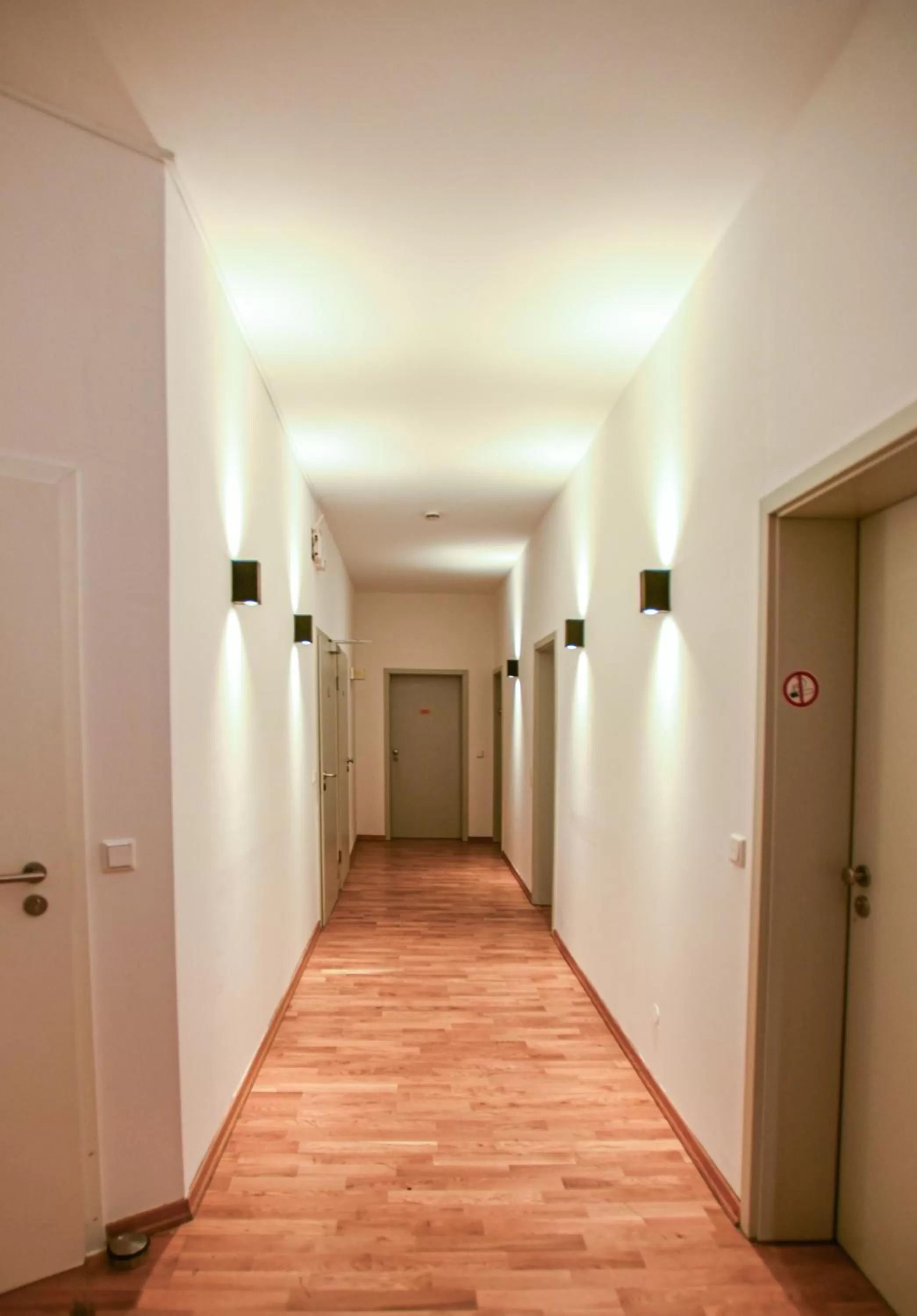 Property building in Hotel Apadana Frankfurt