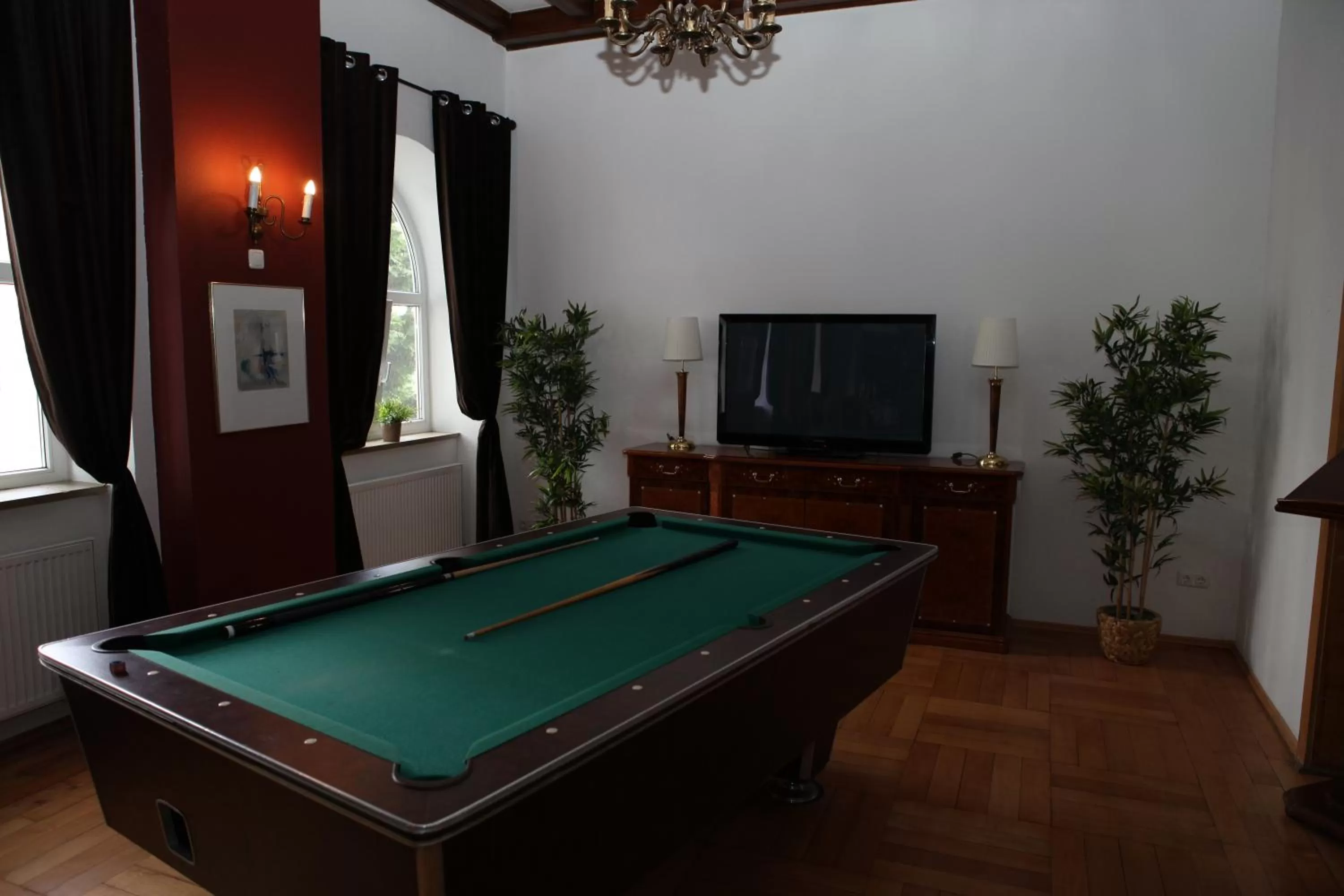 Communal lounge/ TV room in Hotel Alt-Erfurt