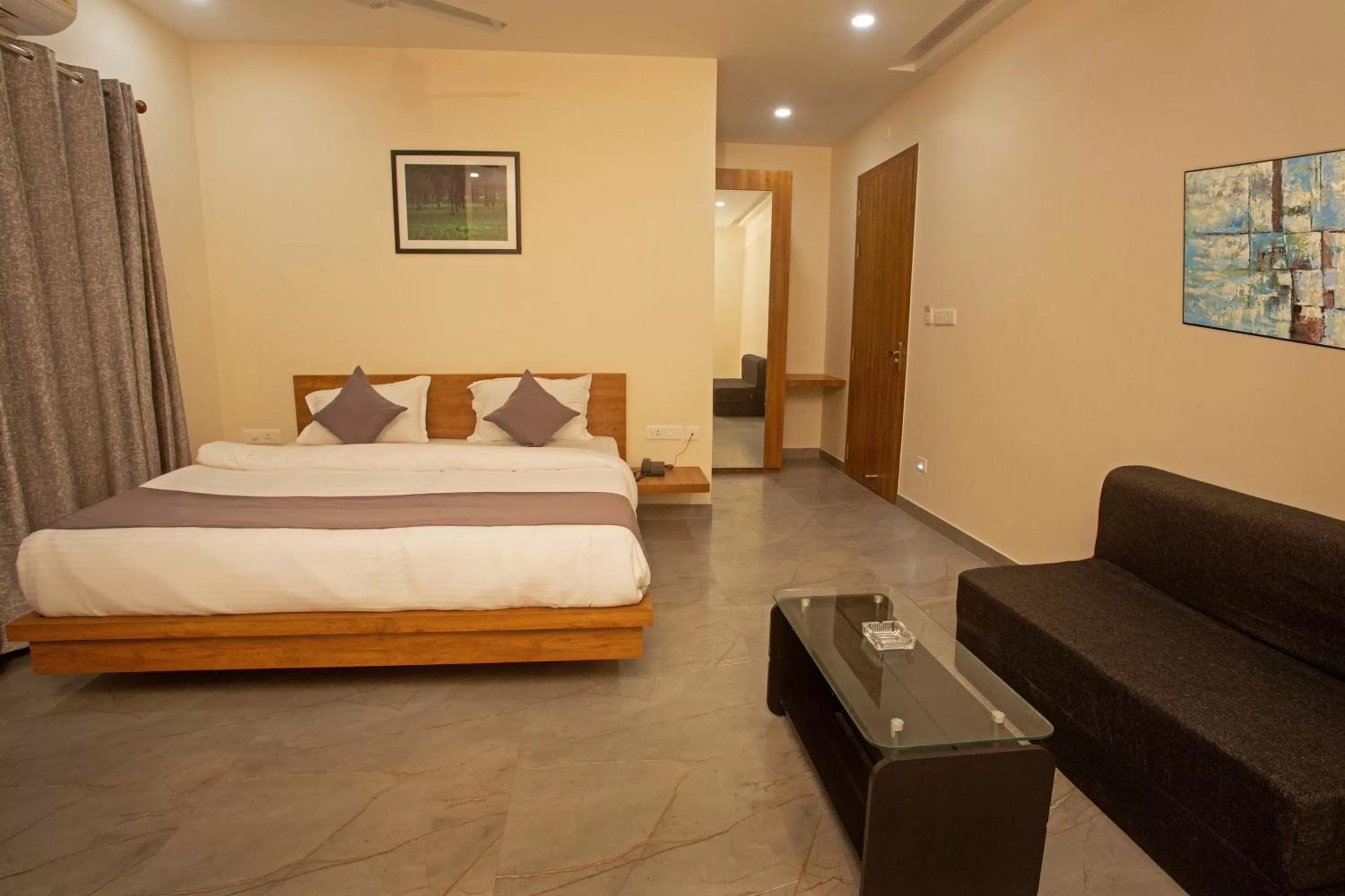 Photo of the whole room in Grey House Inn