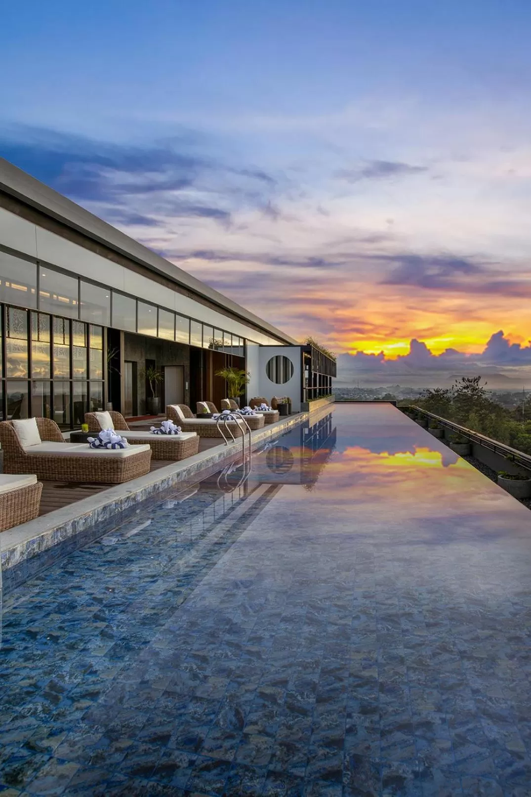 Swimming pool in The Manohara Hotel Yogyakarta