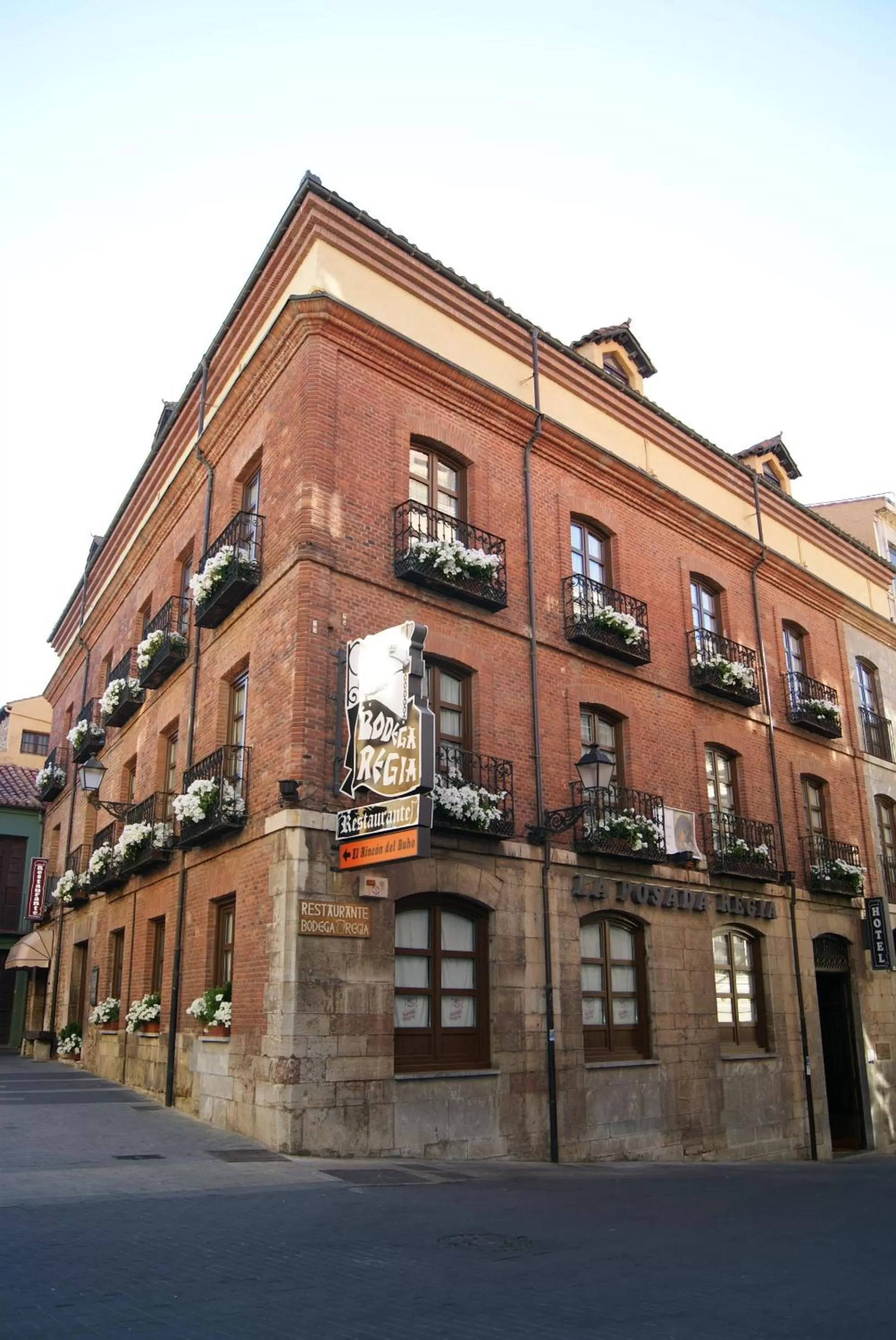 Facade/entrance in Hotel La Posada Regia