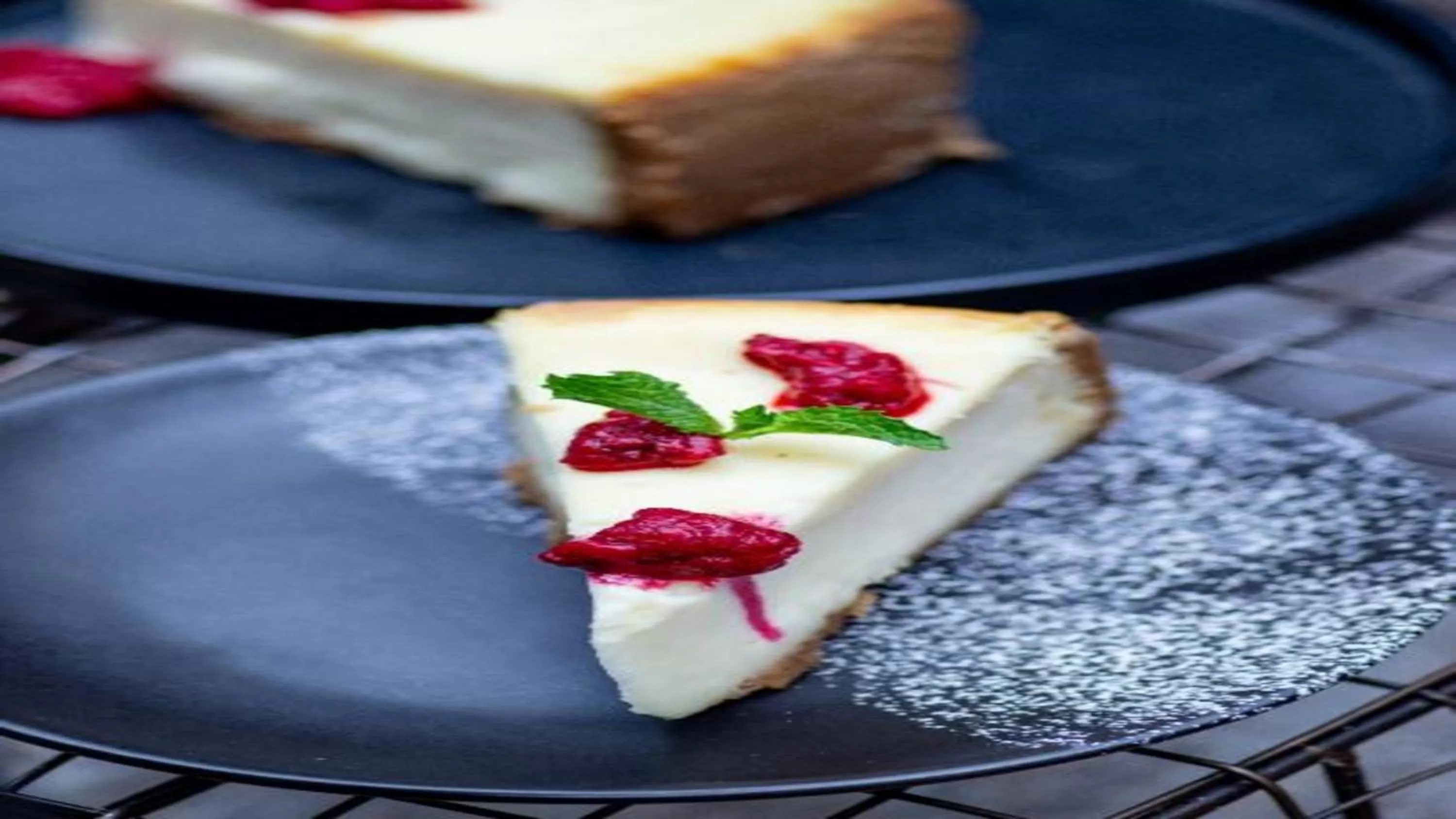 Restaurant/places to eat in Holiday Inn Express Ahmedabad Prahlad Nagar by IHG