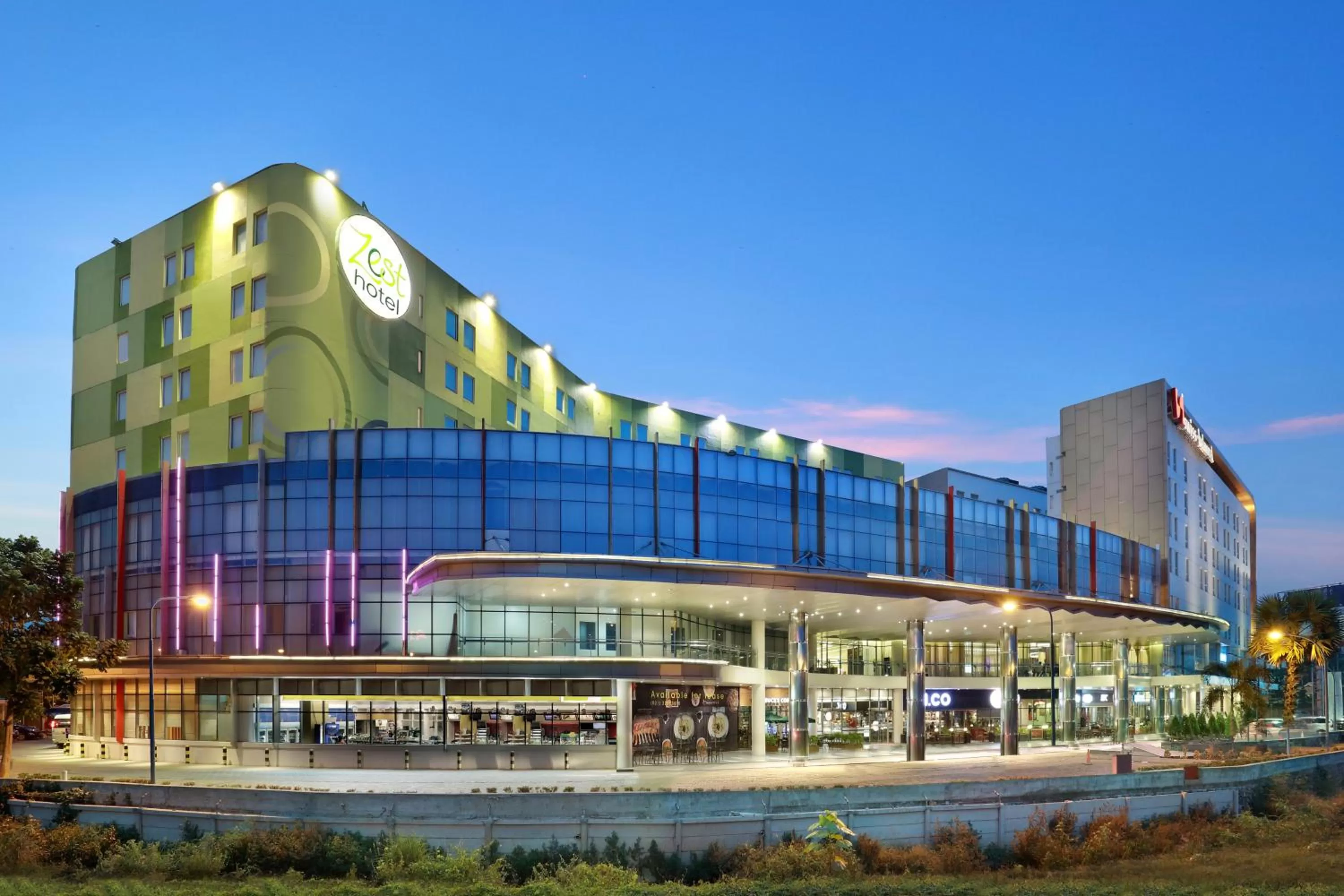 Property building in Zest Airport Jakarta by Swiss-Belhotel International