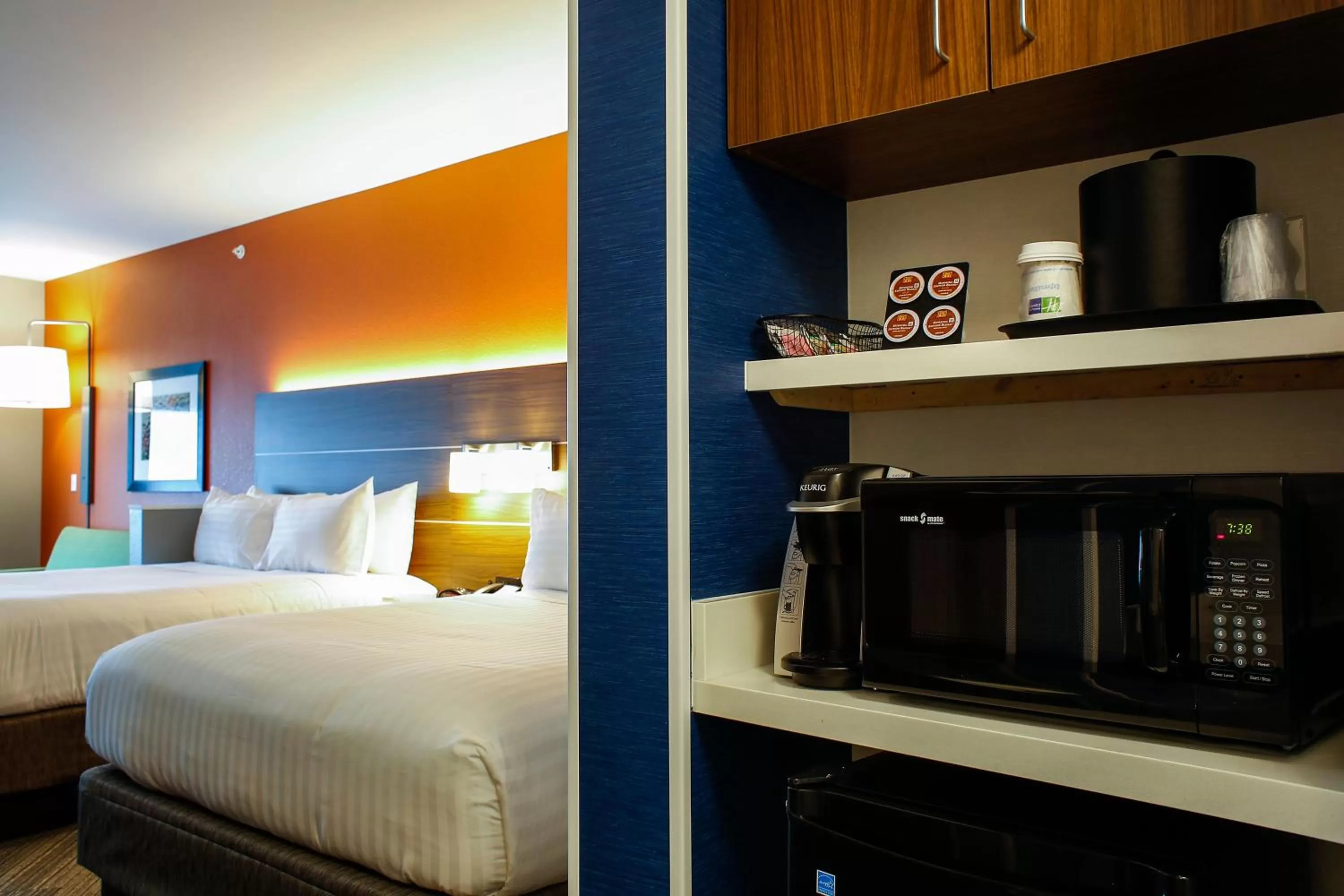 Bedroom, Bed in Holiday Inn Express & Suites Downtown Louisville by IHG