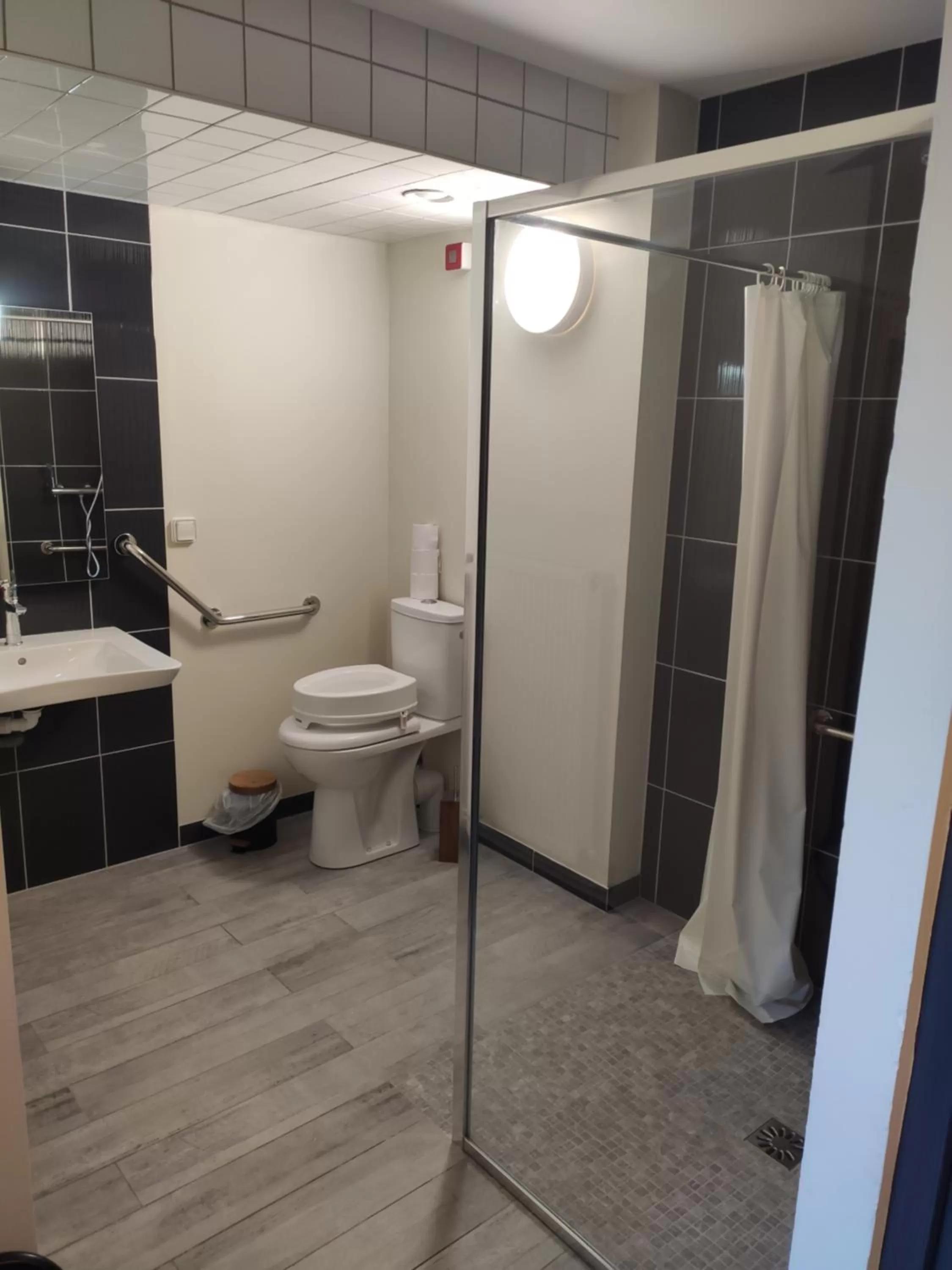 Bathroom in Centre Bol Vert