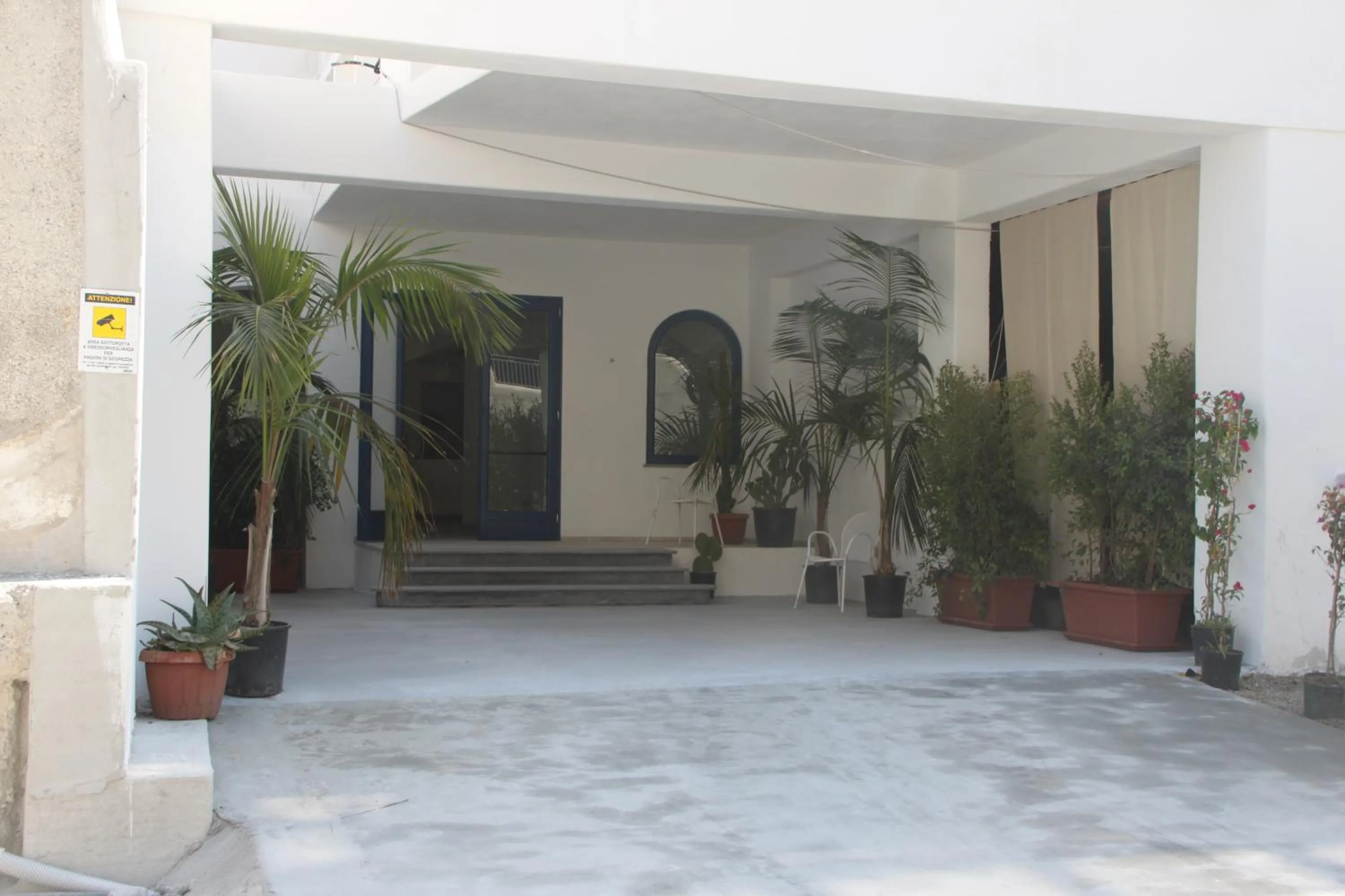 Facade/entrance in Hotel Cutimare - Aeolian Charme