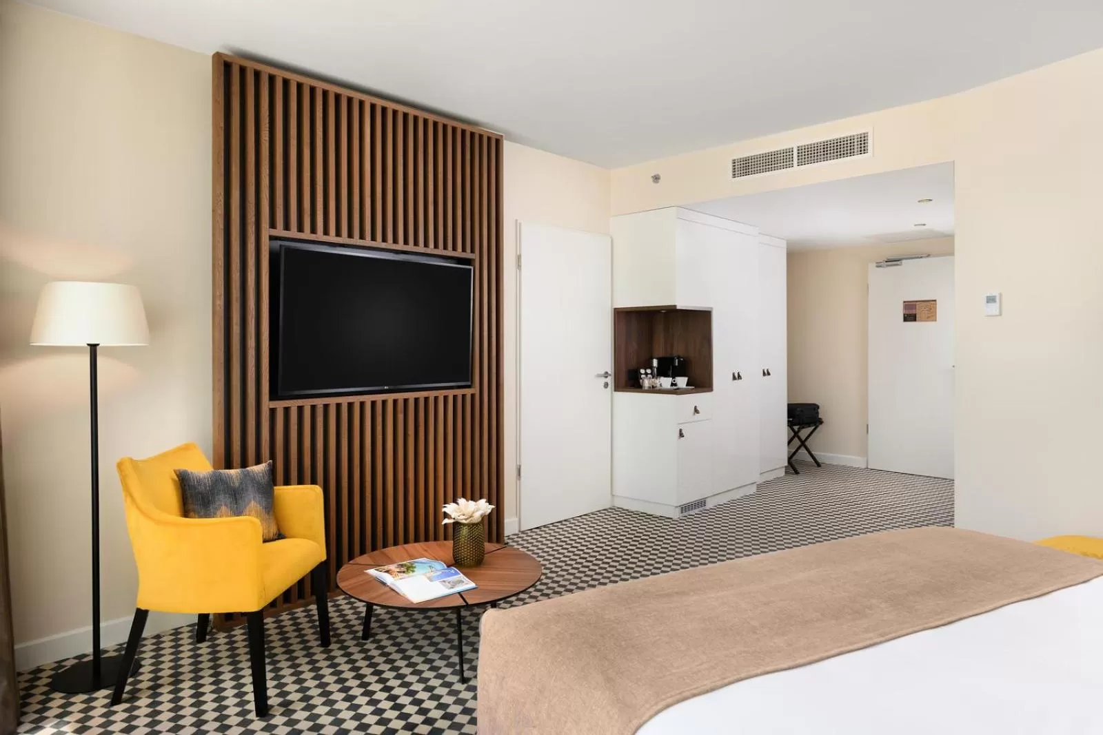 TV and multimedia, TV/Entertainment Center in Grand Hotel Esztergom