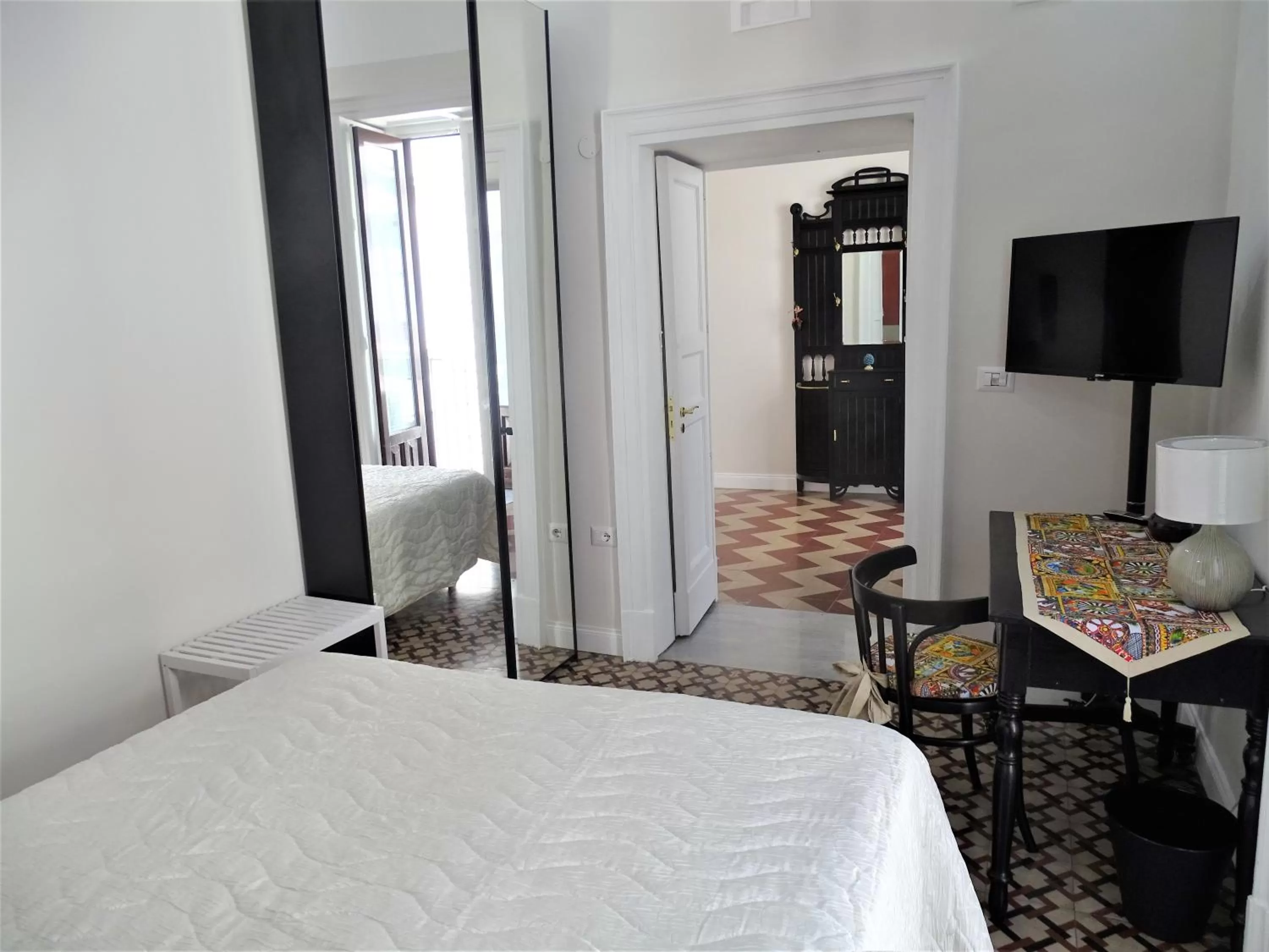 Photo of the whole room, Bed in Sogno Etneo