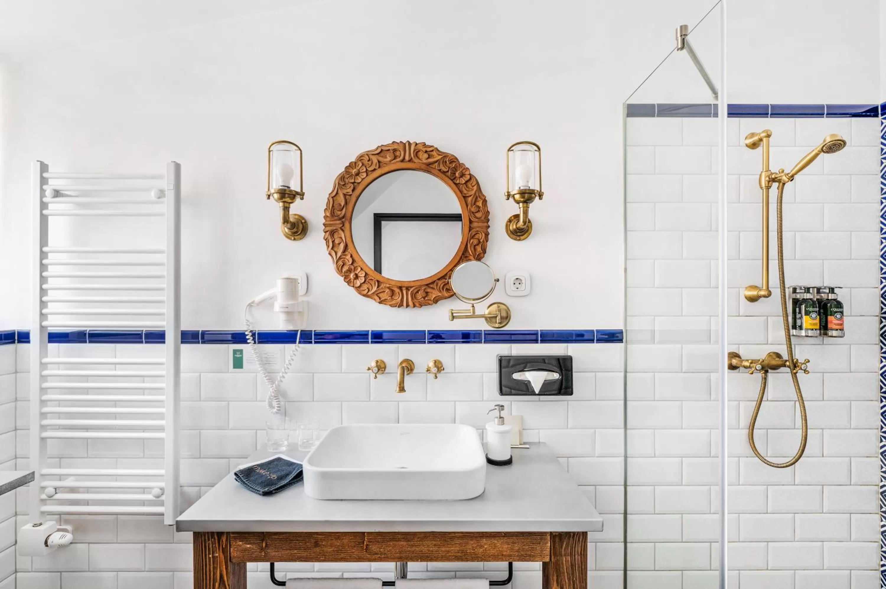 Shower in Maison Bistro & Hotel