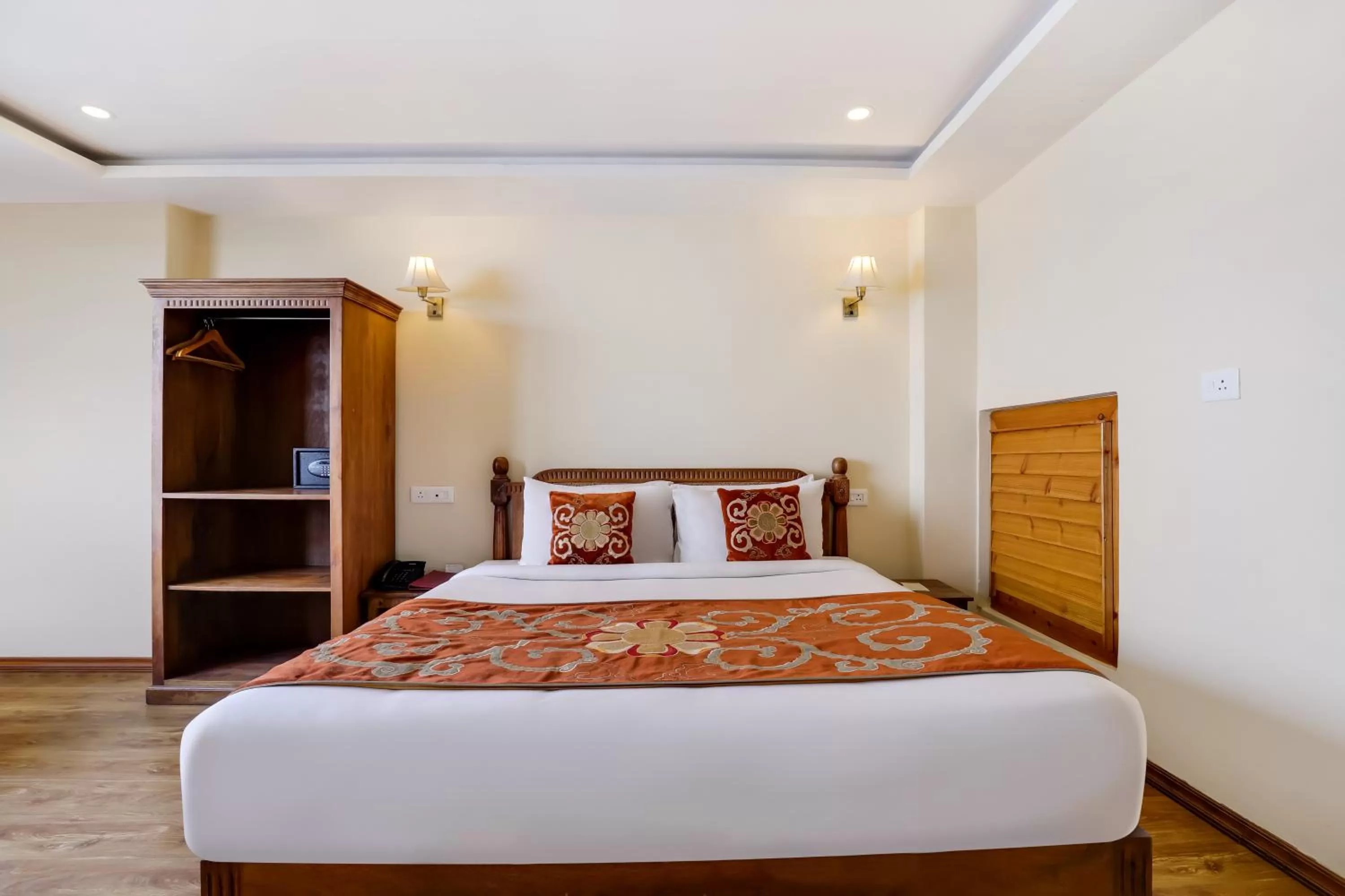 Bed in Summit Hermon Hotel & Spa