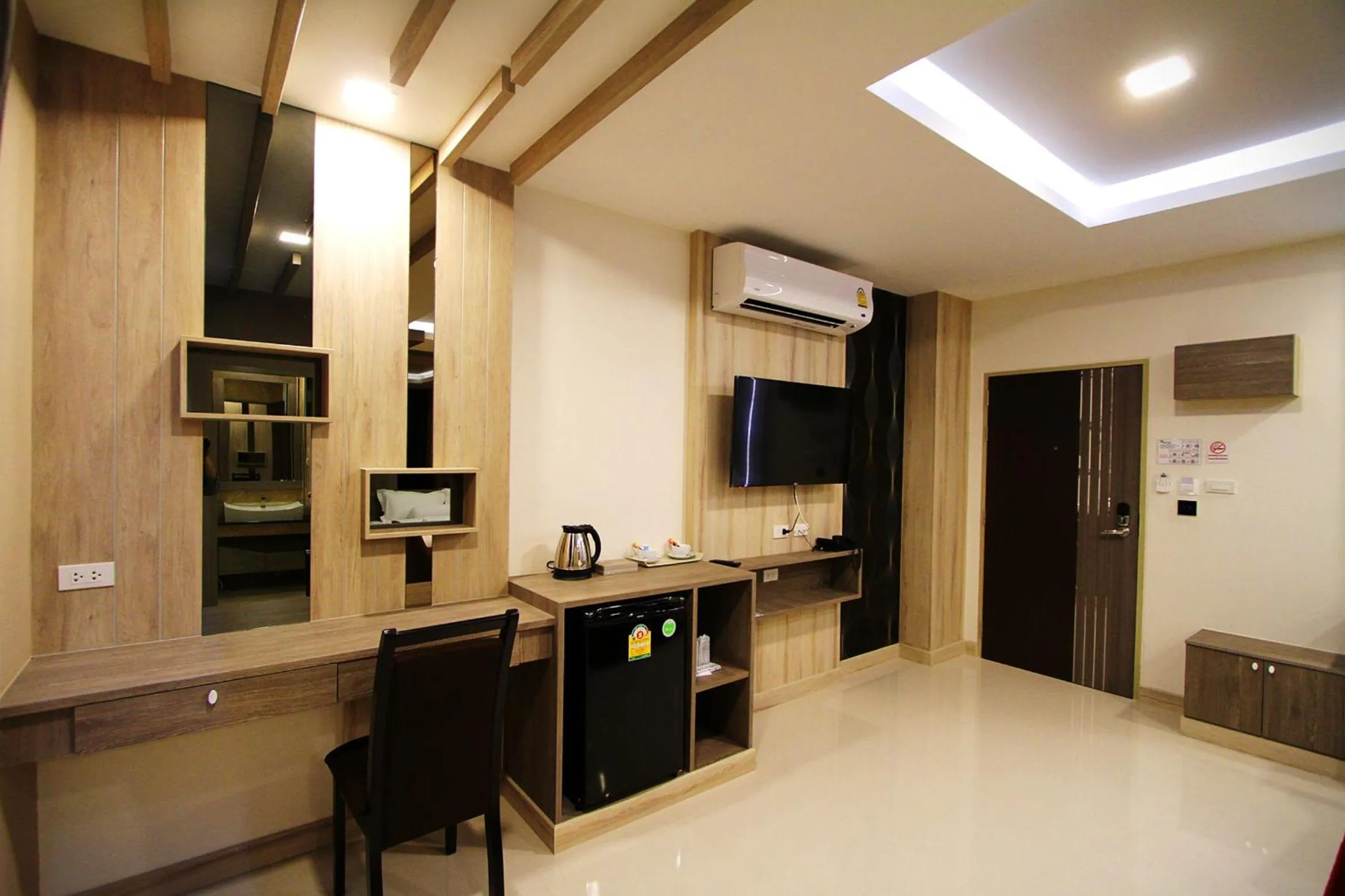 The Contrast i Hotel