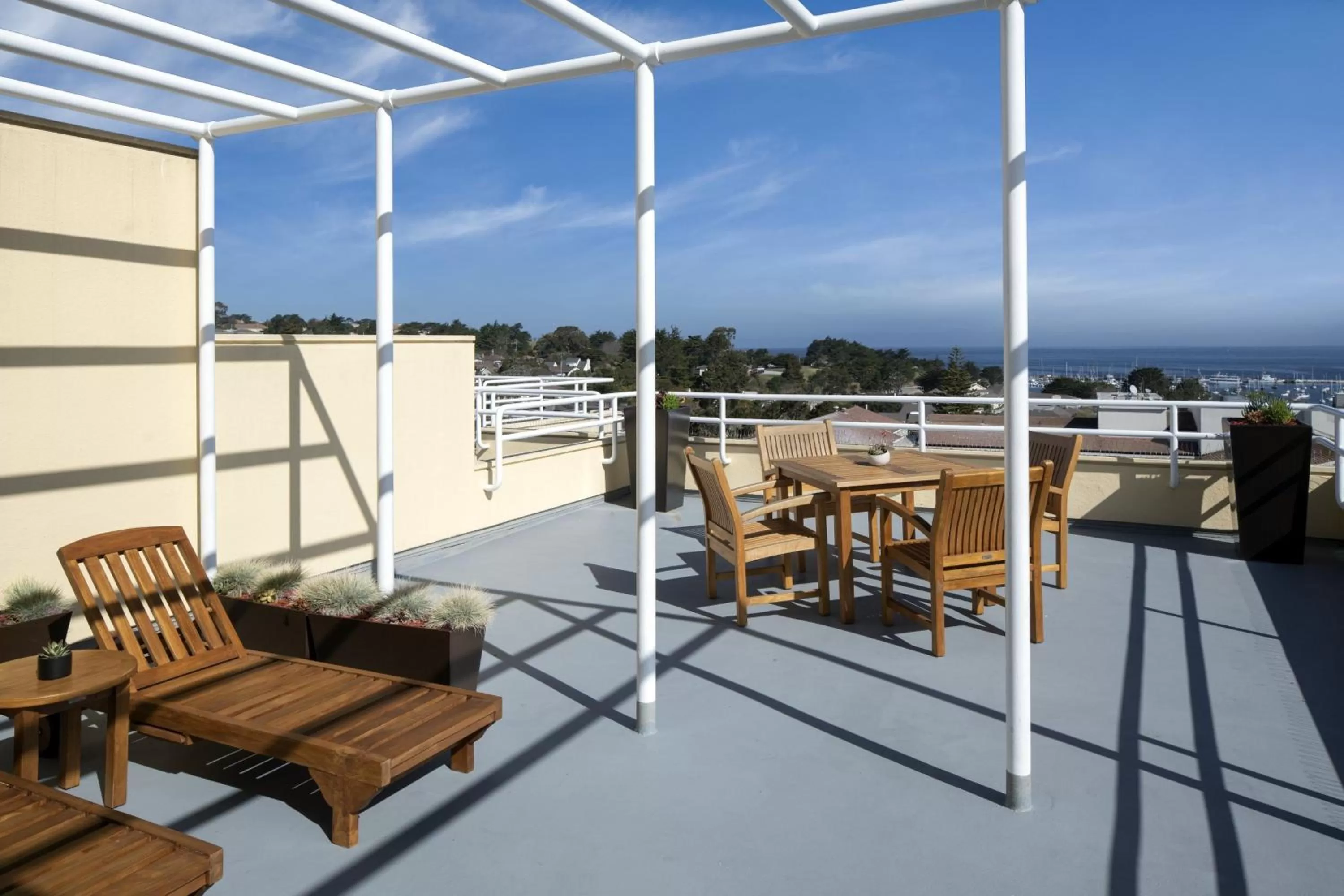 Photo of the whole room in Monterey Marriott